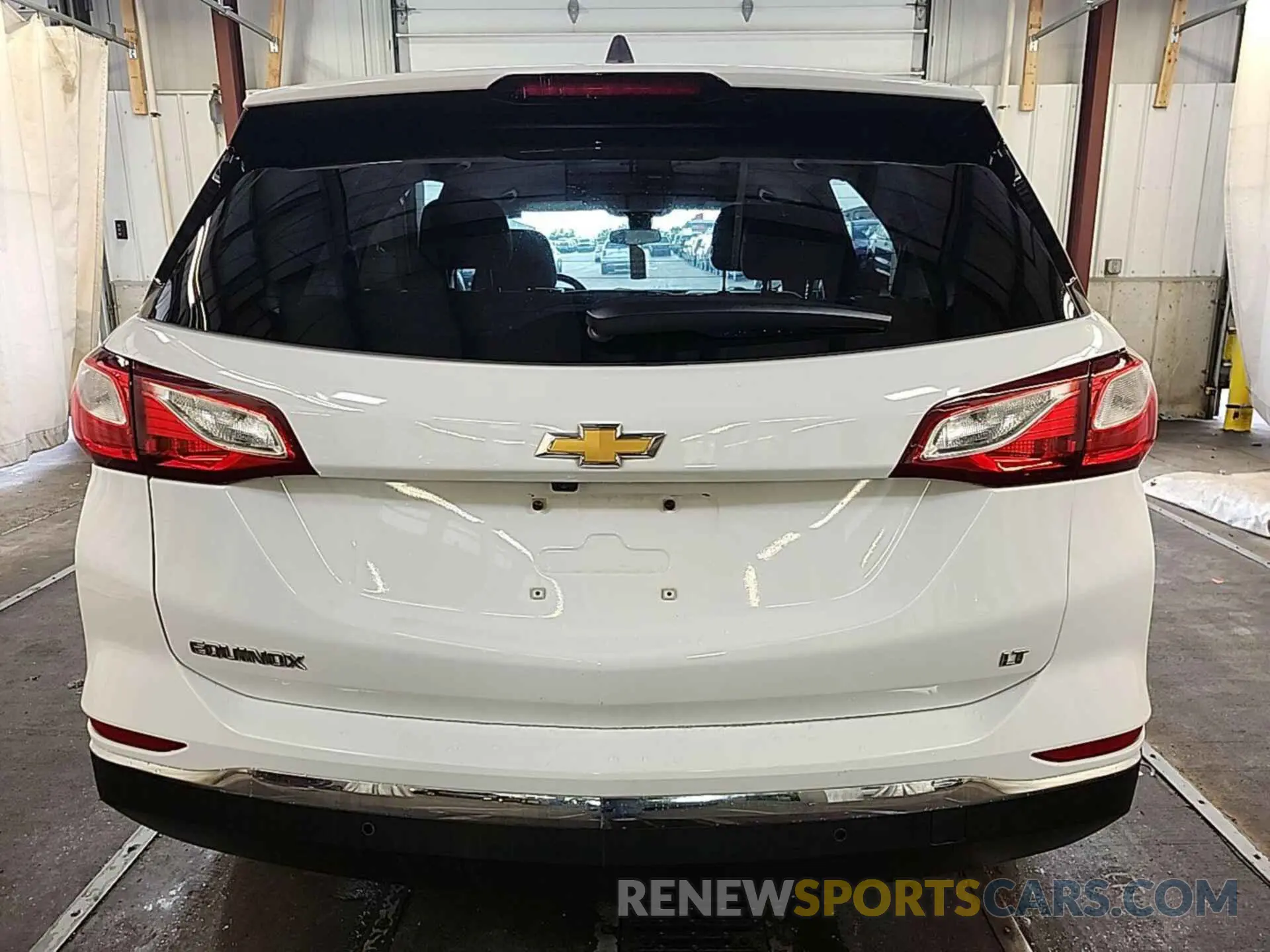 4 Photograph of a damaged car 2GNAXJEV5M6159059 CHEVROLET EQUINOX 2021