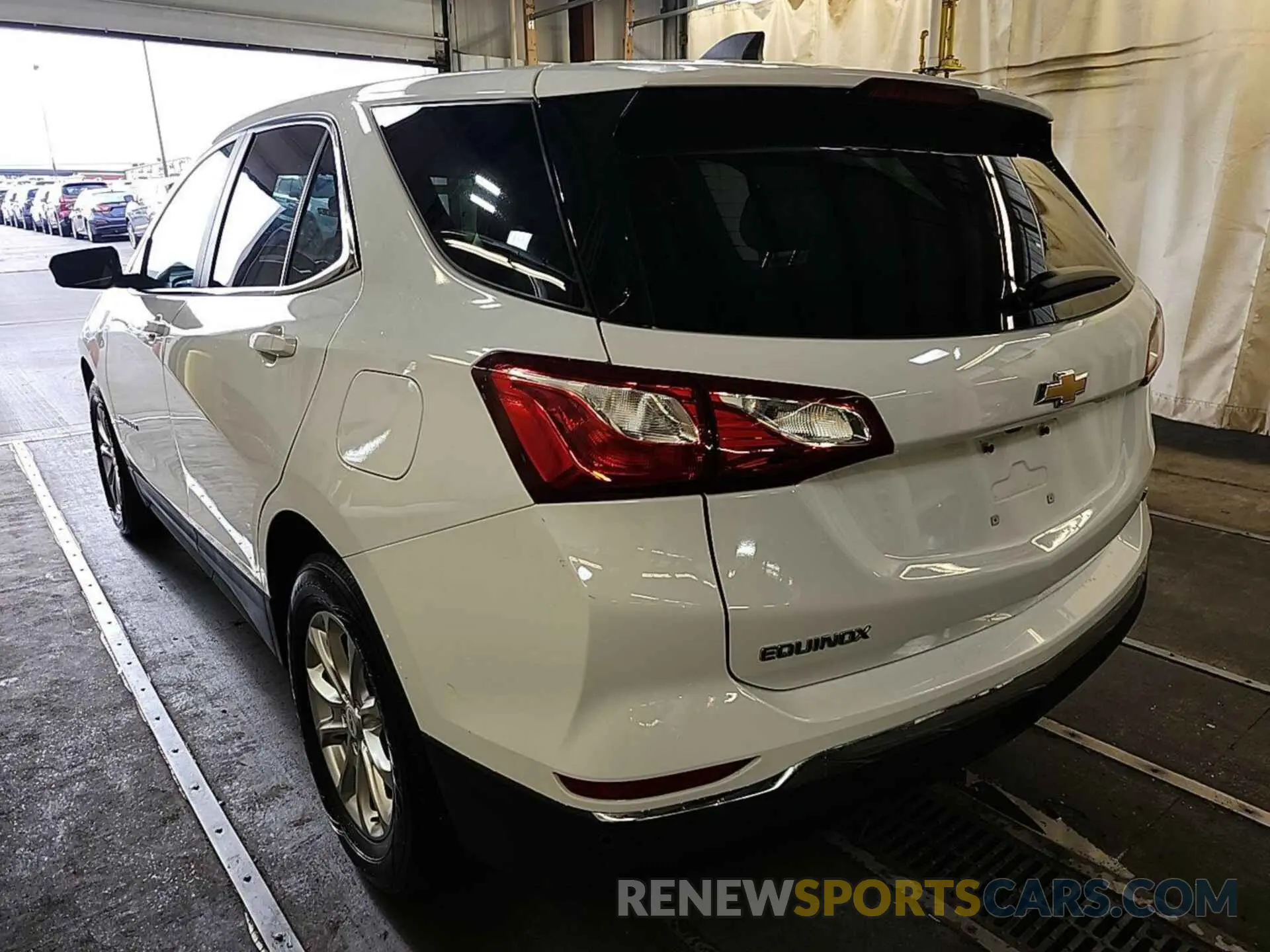 8 Photograph of a damaged car 2GNAXJEV5M6159059 CHEVROLET EQUINOX 2021