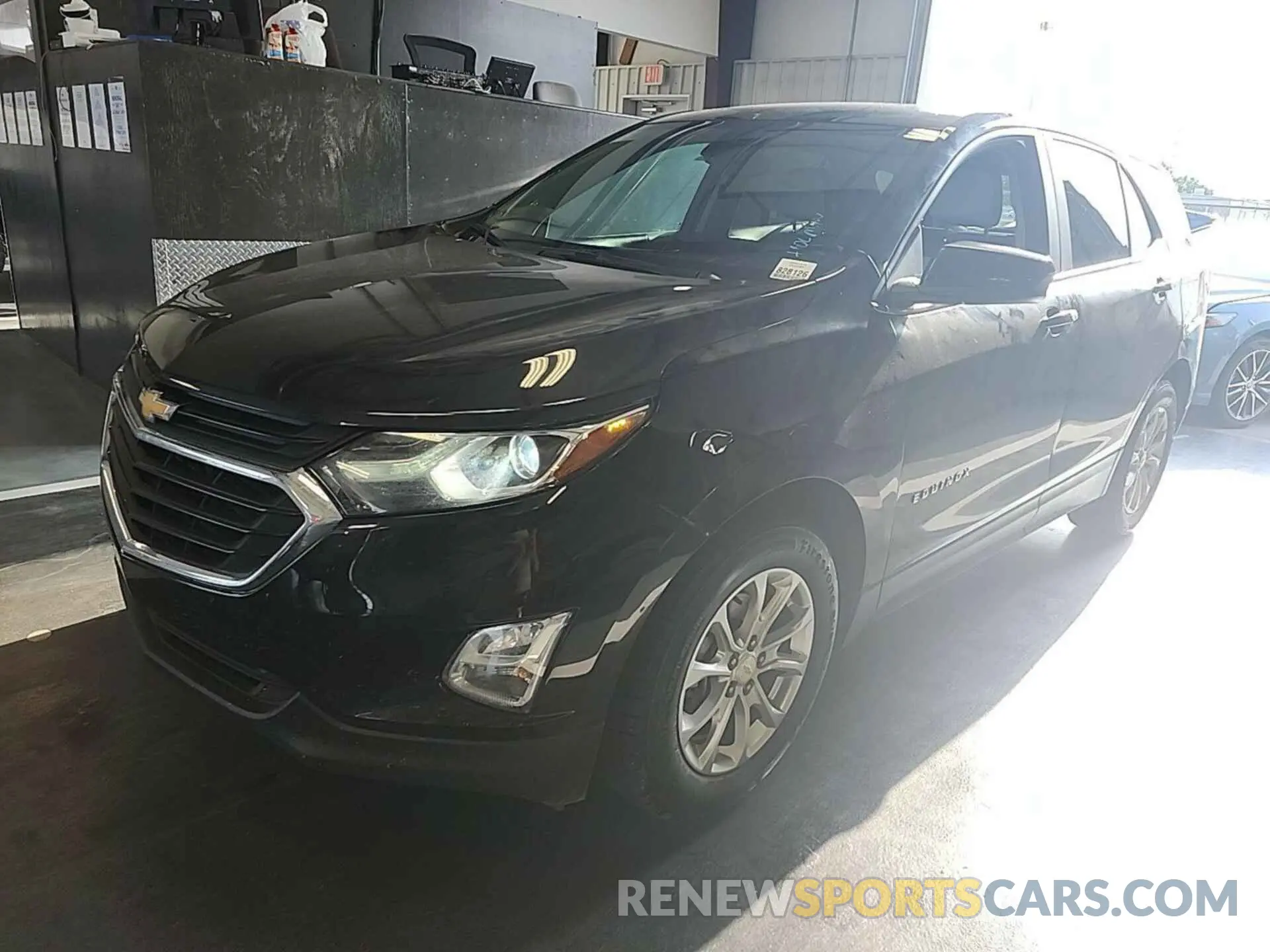 11 Photograph of a damaged car 2GNAXJEV5M6160860 CHEVROLET EQUINOX 2021