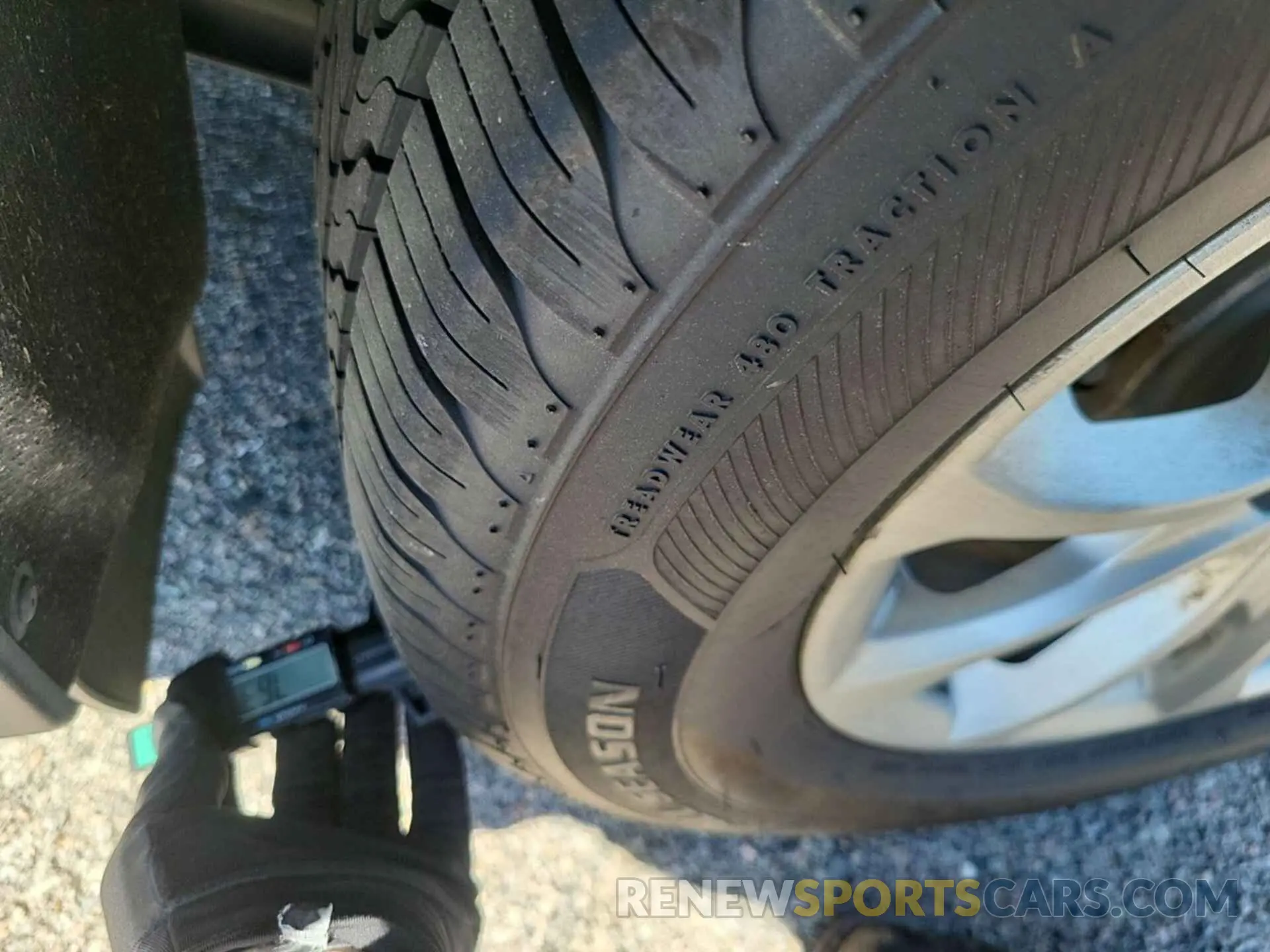 11 Photograph of a damaged car 2GNAXJEV6M6103969 CHEVROLET EQUINOX 2021