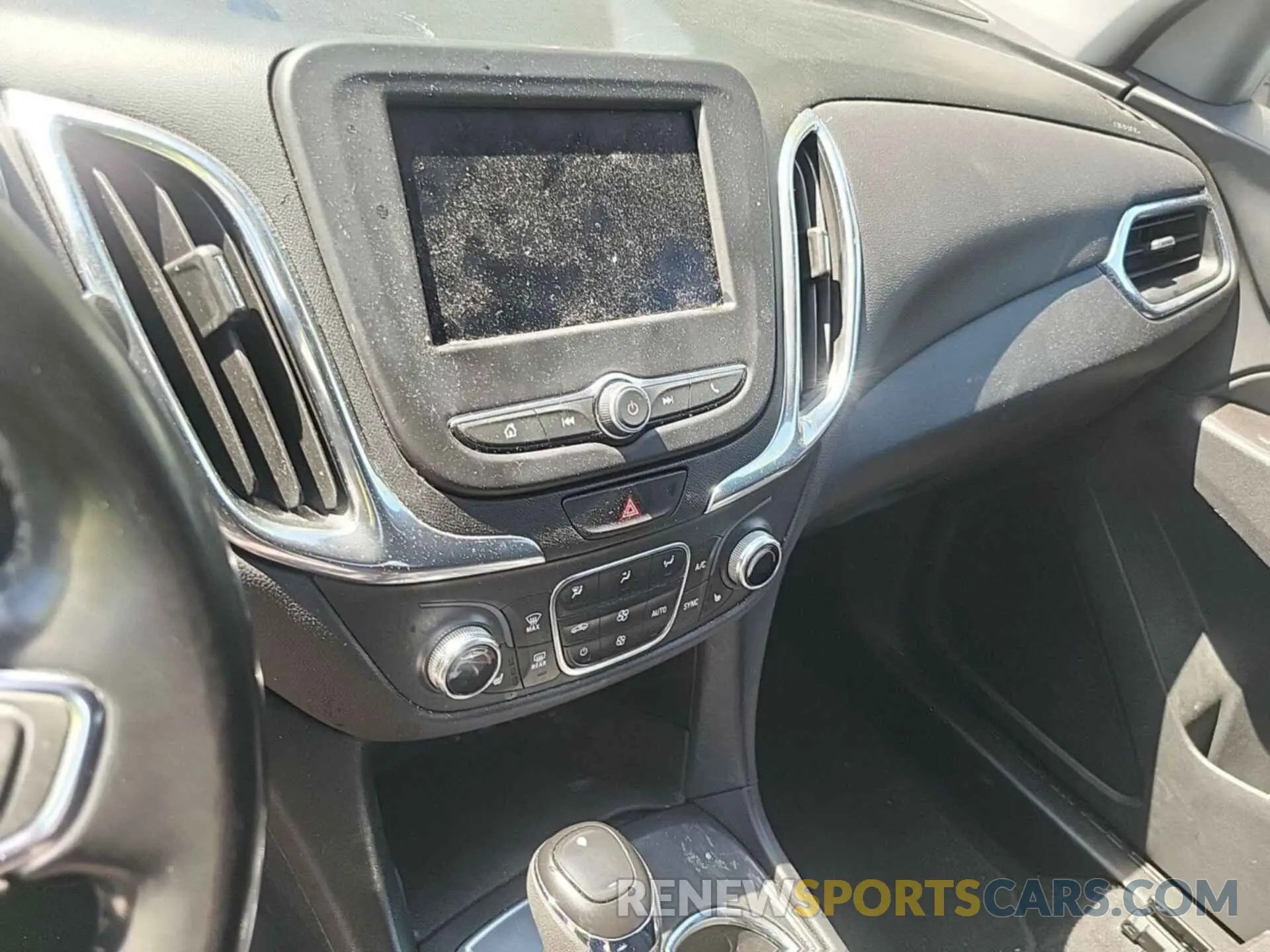 25 Photograph of a damaged car 2GNAXJEV6M6103969 CHEVROLET EQUINOX 2021
