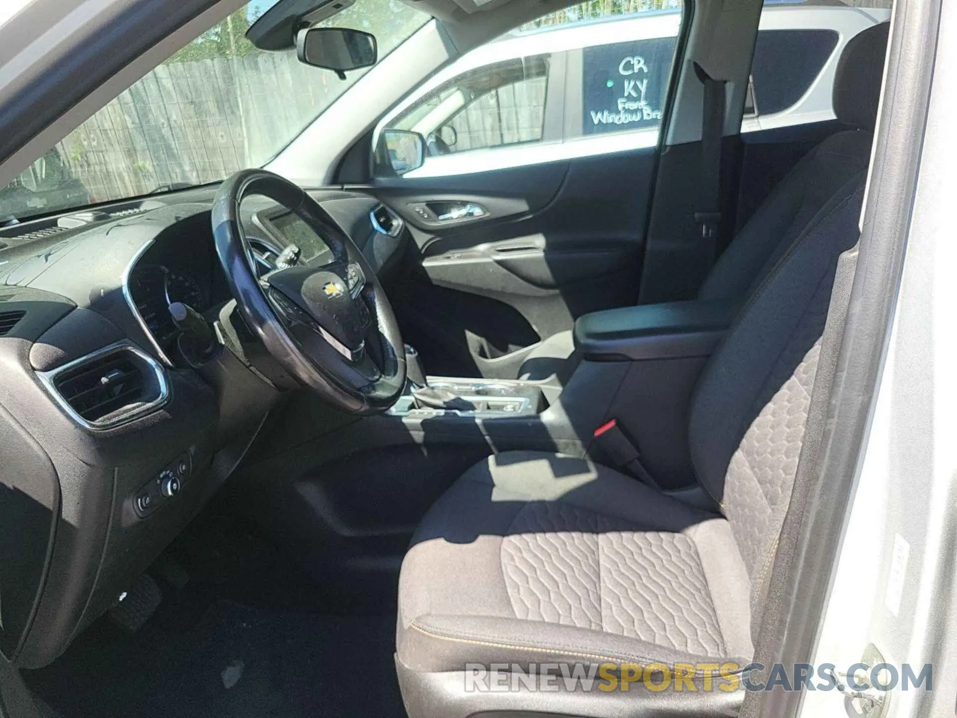 27 Photograph of a damaged car 2GNAXJEV6M6103969 CHEVROLET EQUINOX 2021