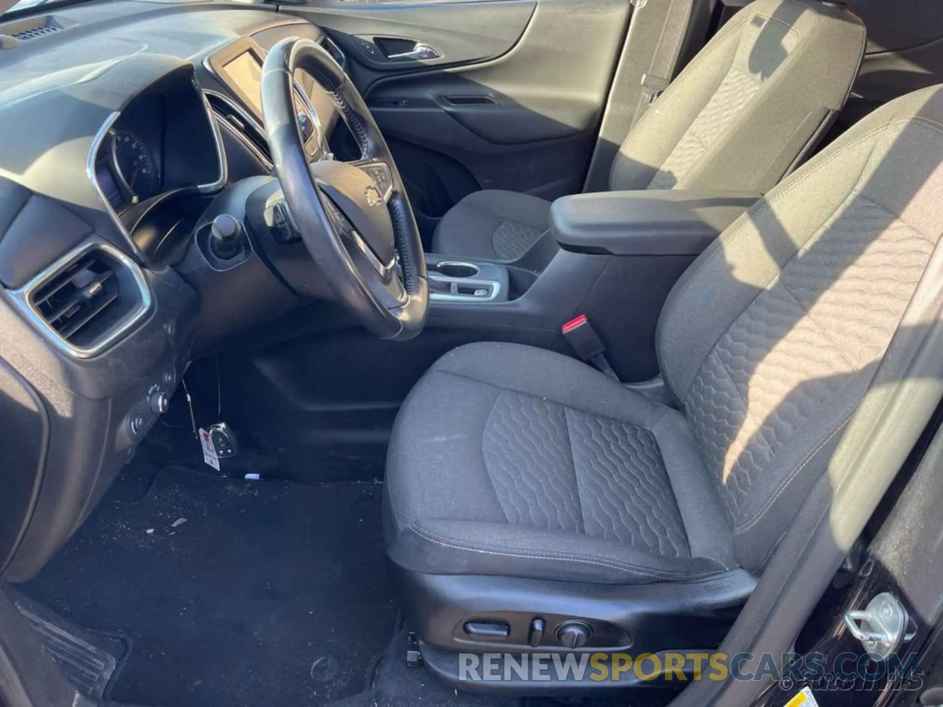3 Photograph of a damaged car 2GNAXJEV6M6105009 CHEVROLET EQUINOX 2021