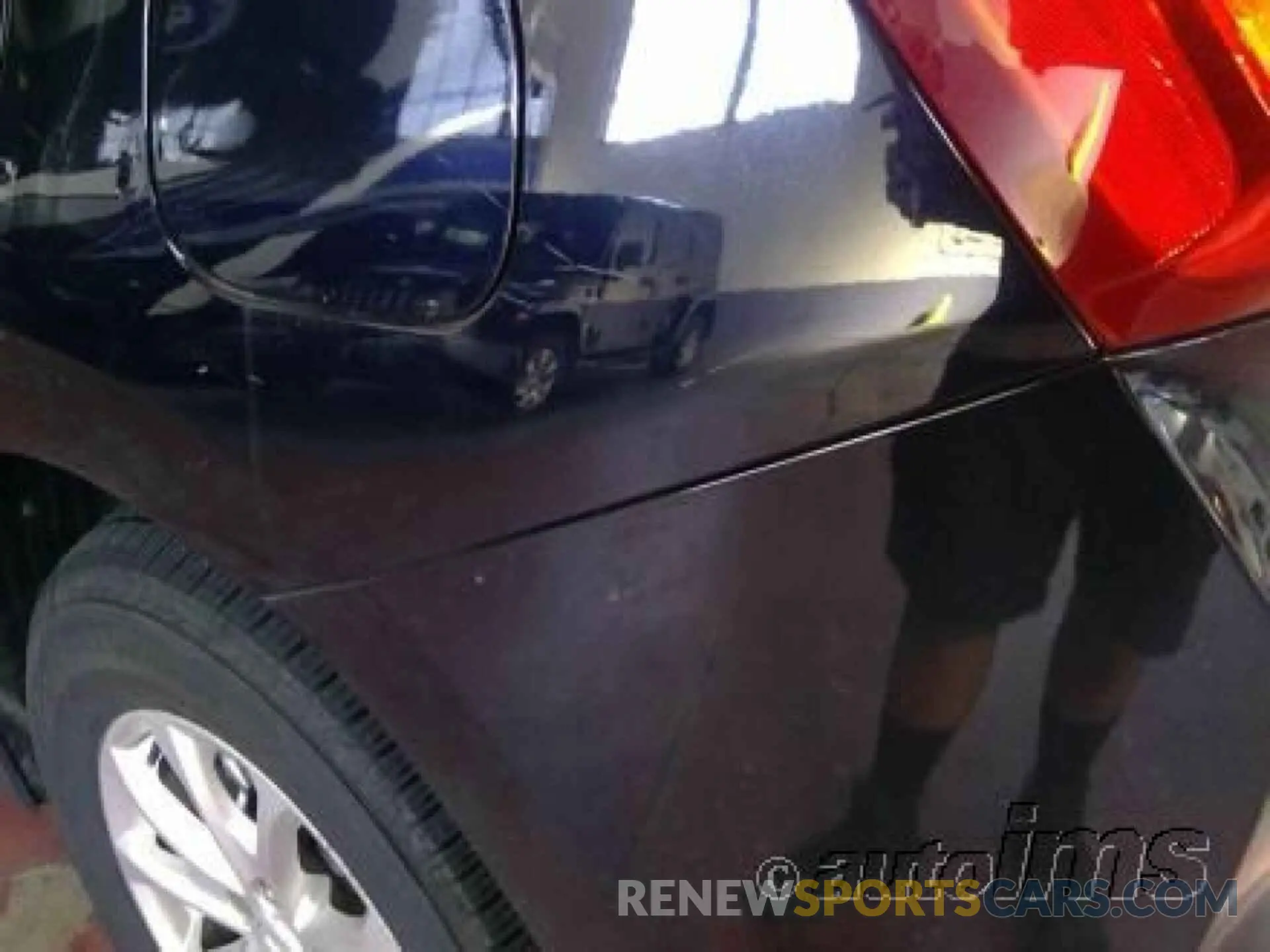 9 Photograph of a damaged car 2GNAXJEV6M6105009 CHEVROLET EQUINOX 2021