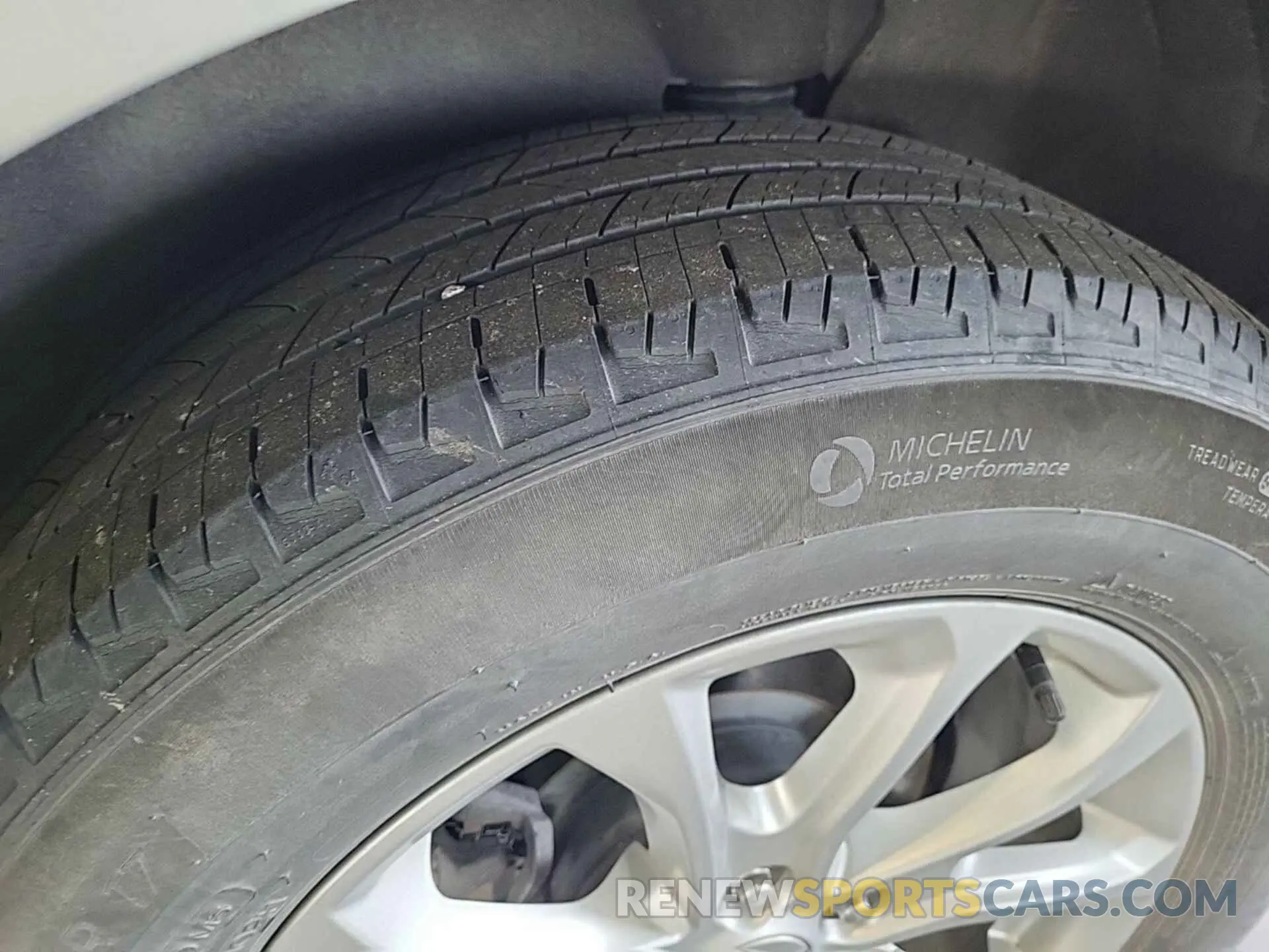 15 Photograph of a damaged car 2GNAXJEV6M6105480 CHEVROLET EQUINOX 2021