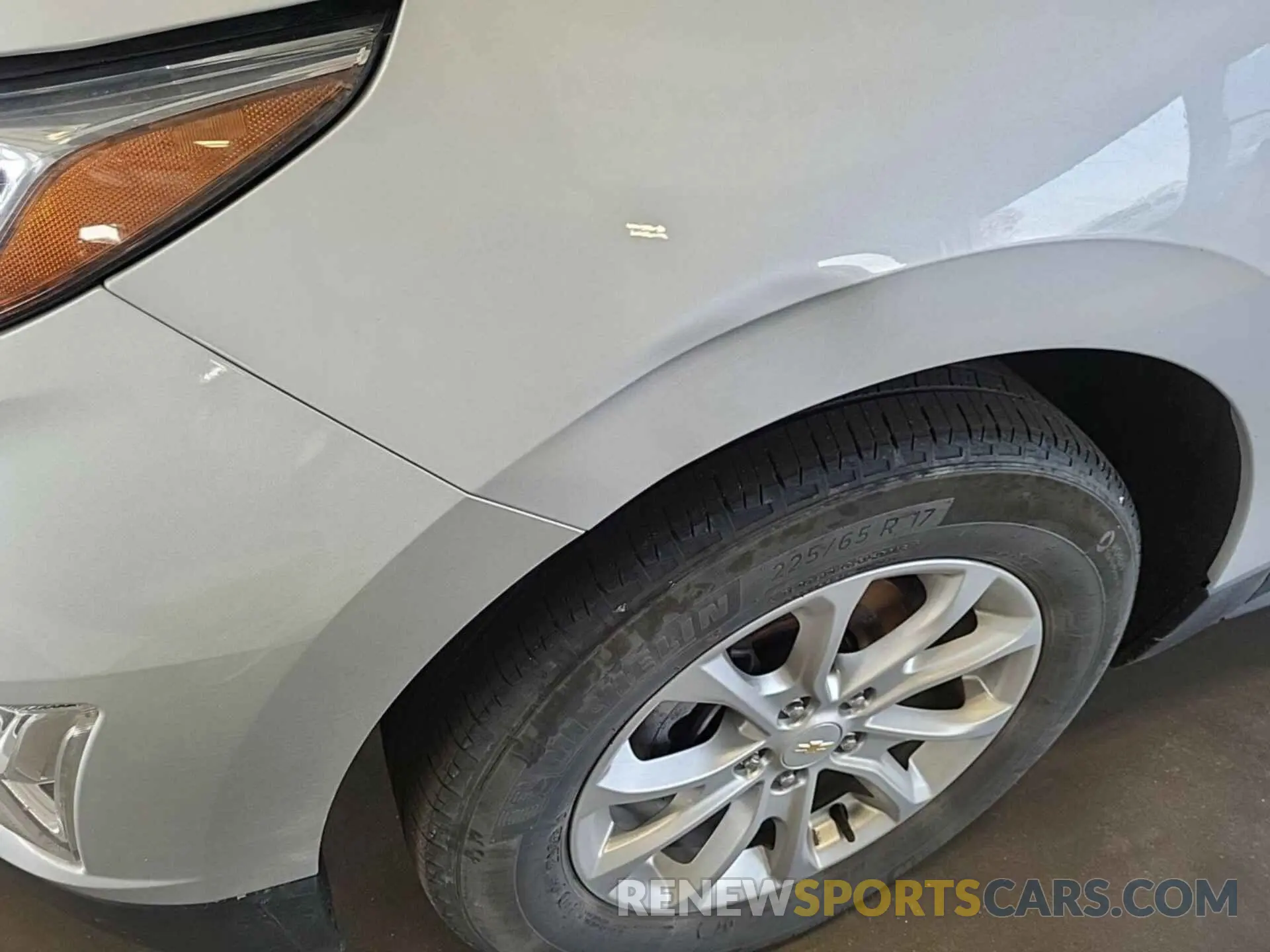 2 Photograph of a damaged car 2GNAXJEV6M6105480 CHEVROLET EQUINOX 2021