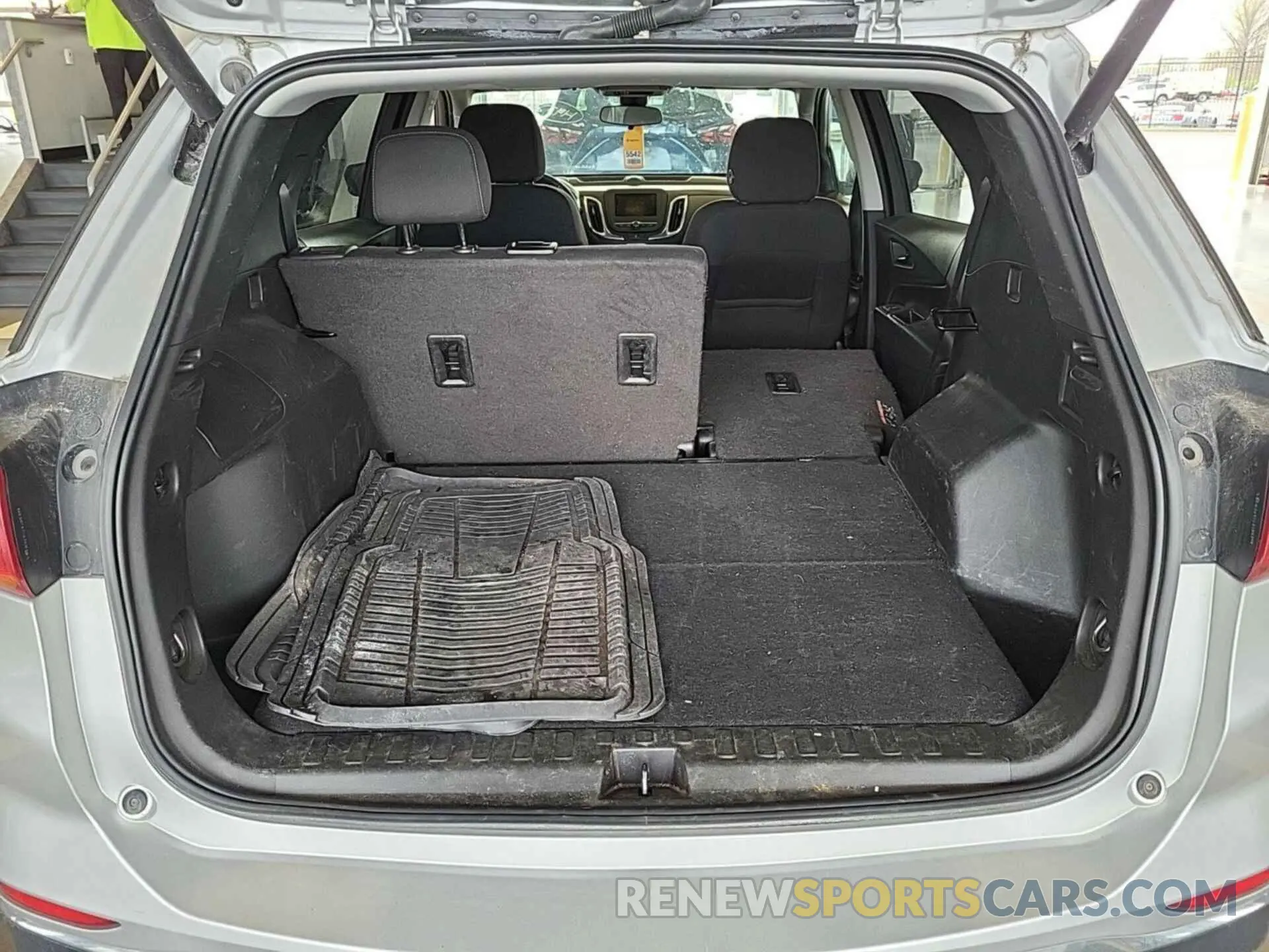 26 Photograph of a damaged car 2GNAXJEV6M6105480 CHEVROLET EQUINOX 2021