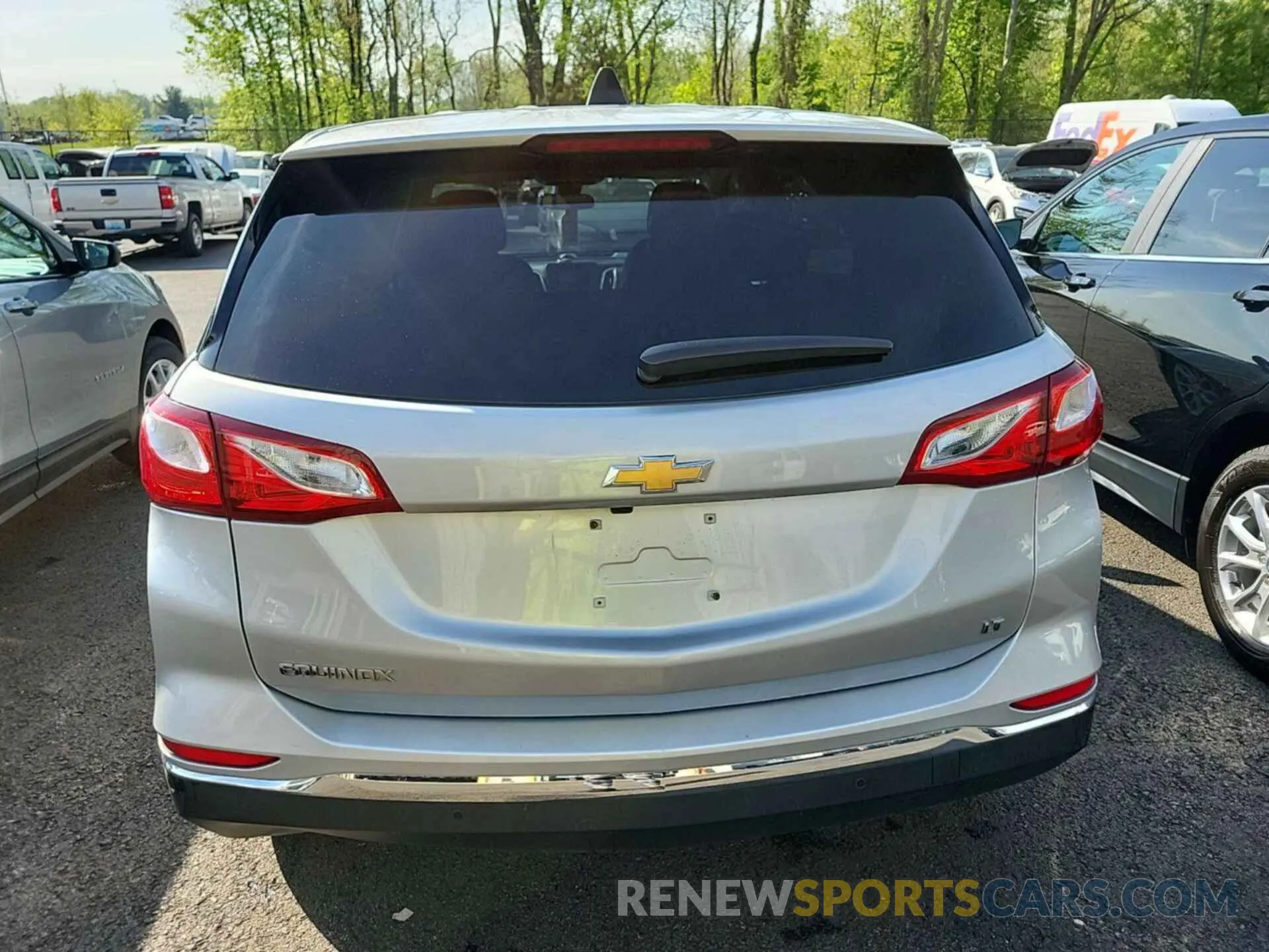 8 Photograph of a damaged car 2GNAXJEV6M6105480 CHEVROLET EQUINOX 2021