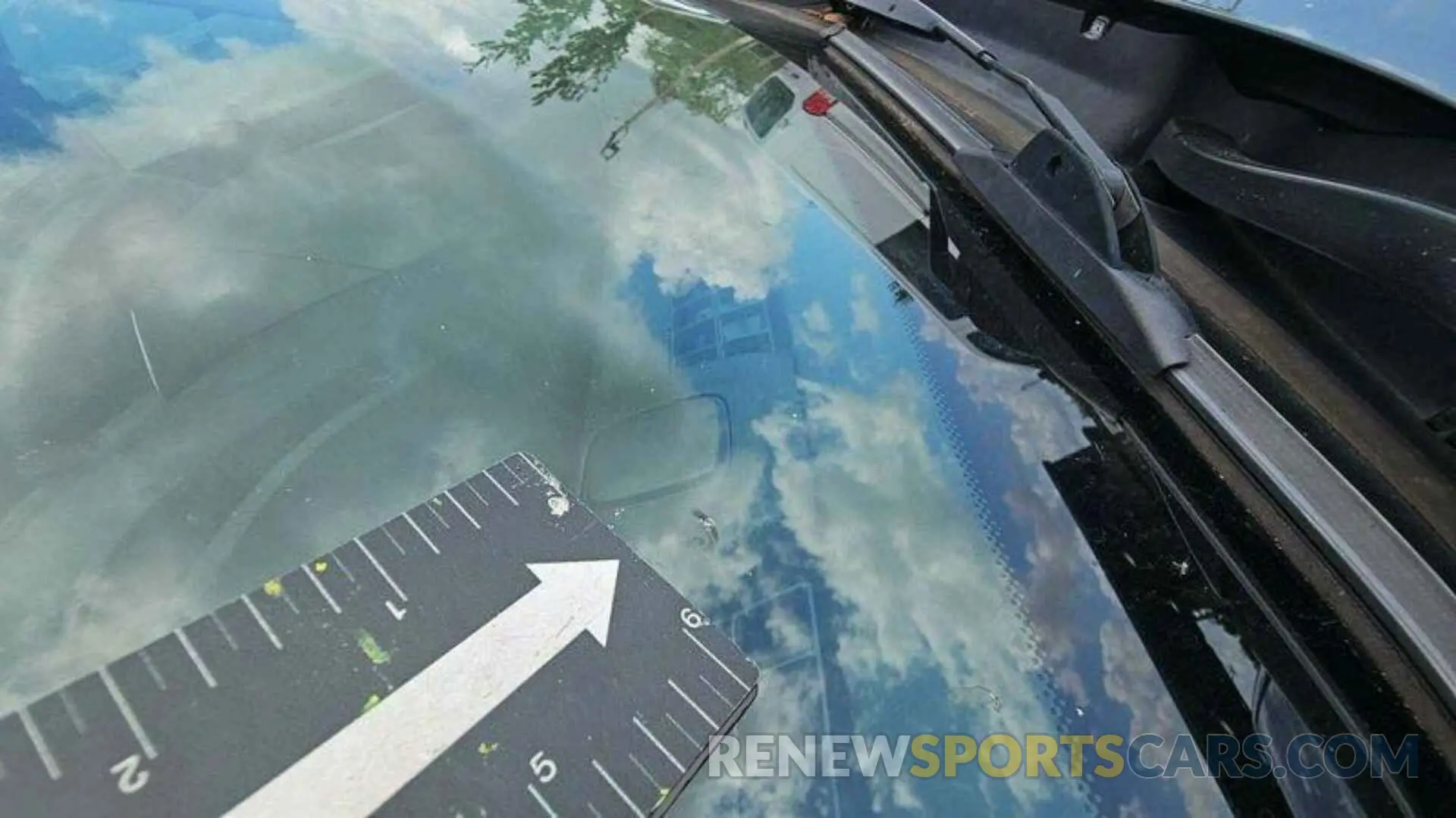 18 Photograph of a damaged car 2GNAXJEV6M6124580 CHEVROLET EQUINOX 2021