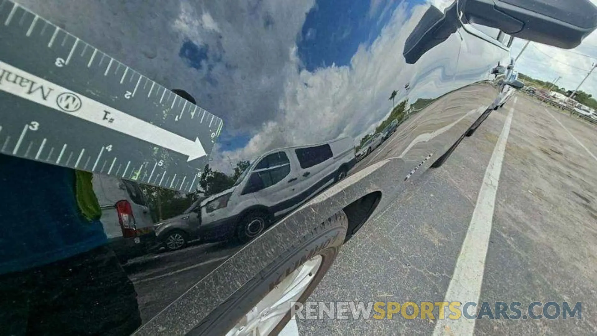 19 Photograph of a damaged car 2GNAXJEV6M6124580 CHEVROLET EQUINOX 2021