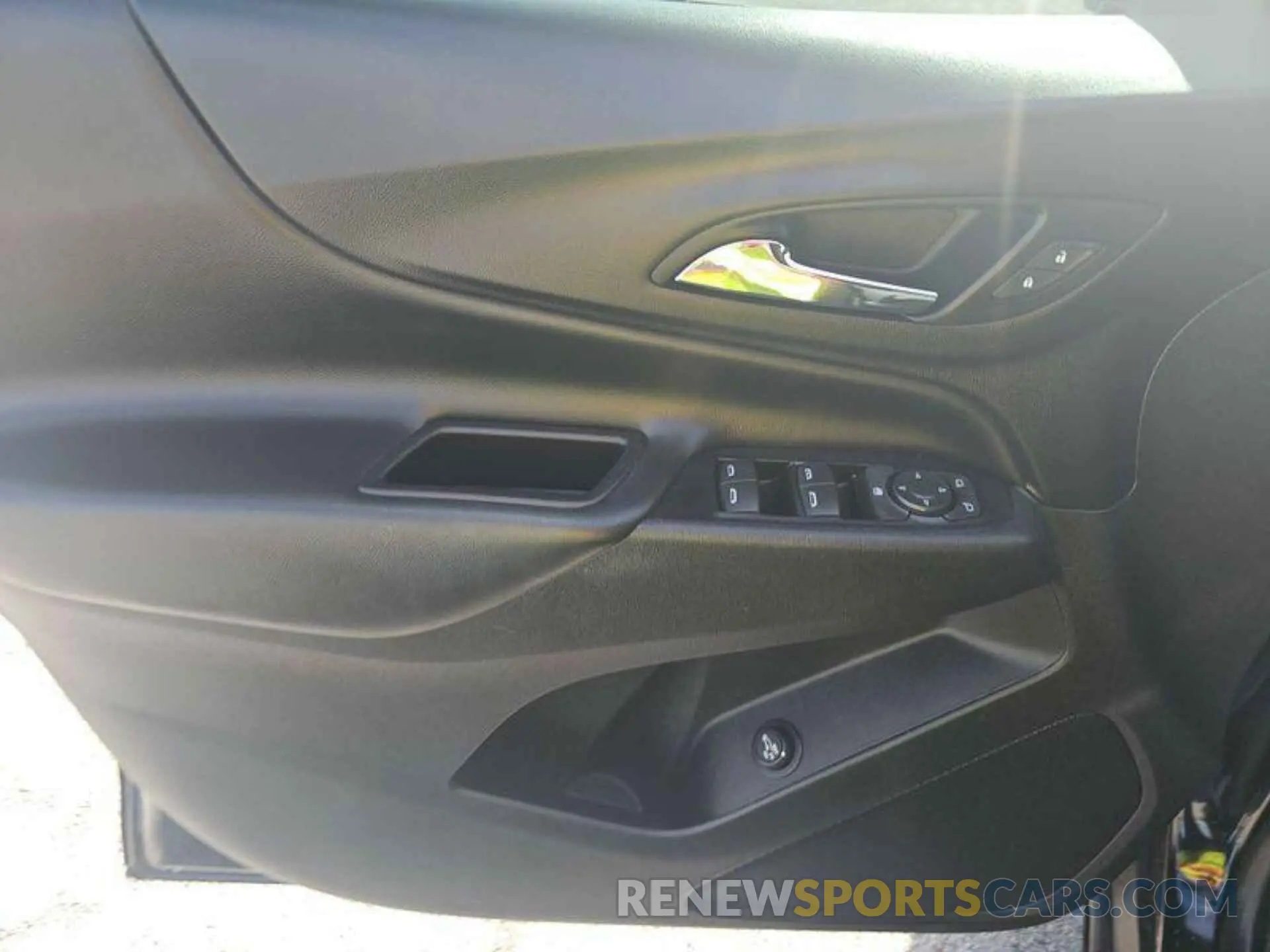 24 Photograph of a damaged car 2GNAXJEV6M6124580 CHEVROLET EQUINOX 2021