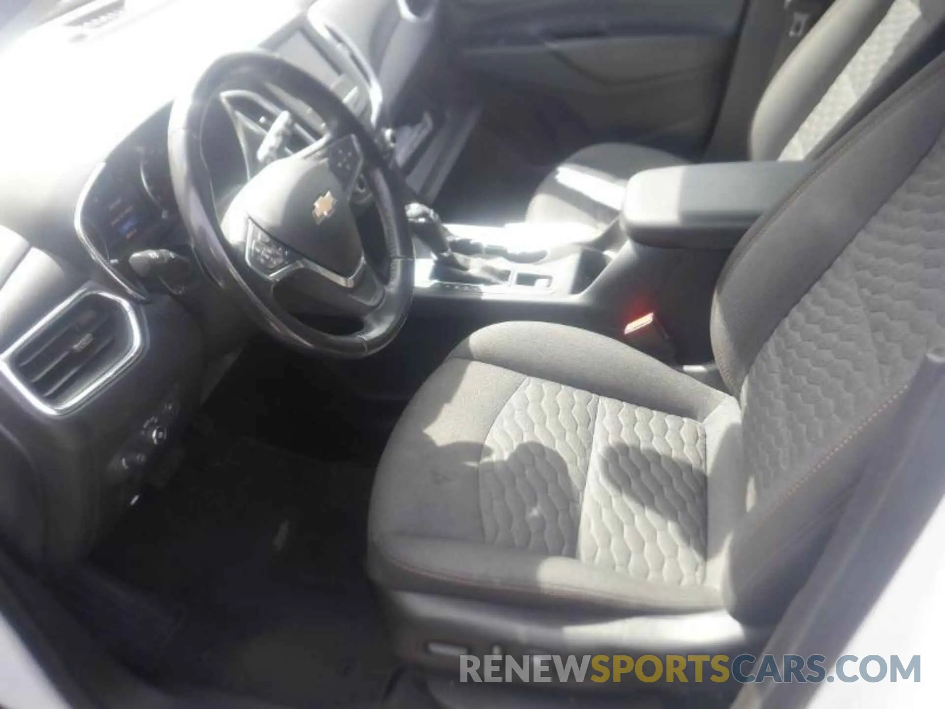 6 Photograph of a damaged car 2GNAXJEV7M6103995 CHEVROLET EQUINOX 2021
