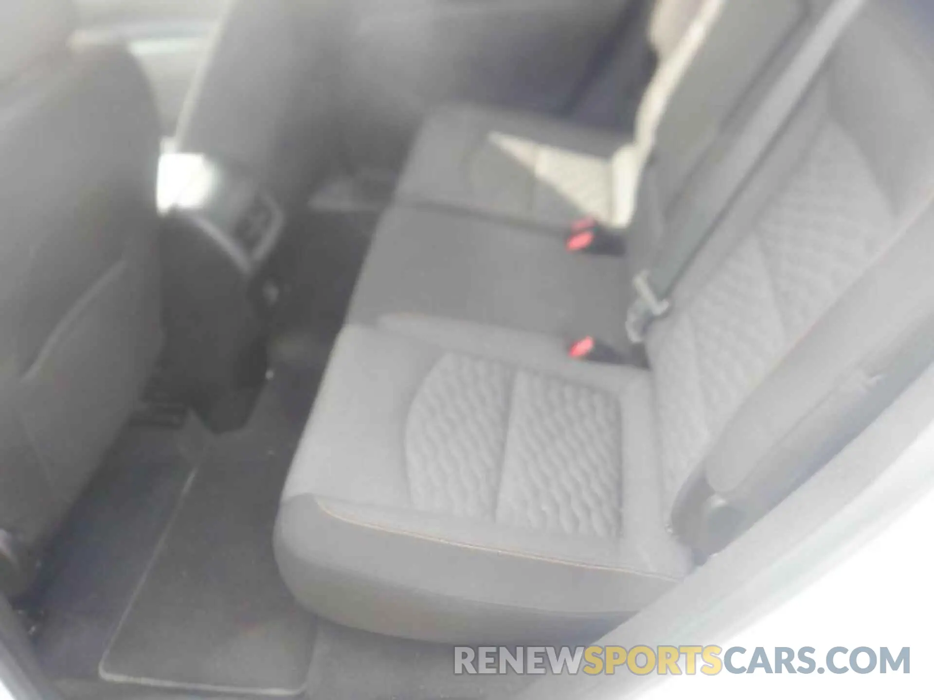 8 Photograph of a damaged car 2GNAXJEV7M6103995 CHEVROLET EQUINOX 2021