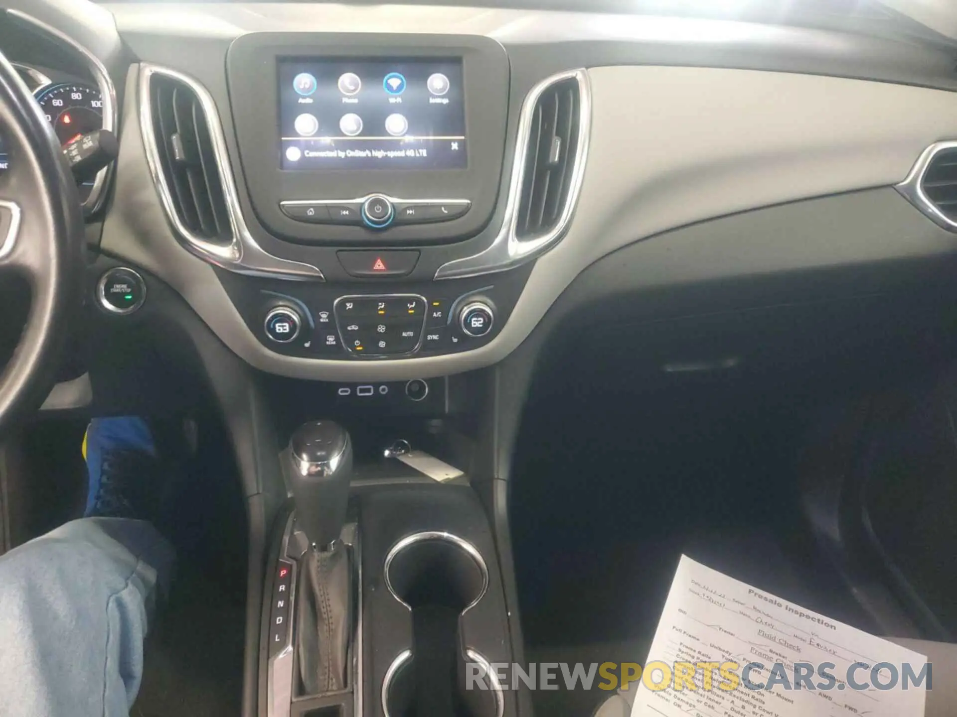 12 Photograph of a damaged car 2GNAXJEV7M6104113 CHEVROLET EQUINOX 2021
