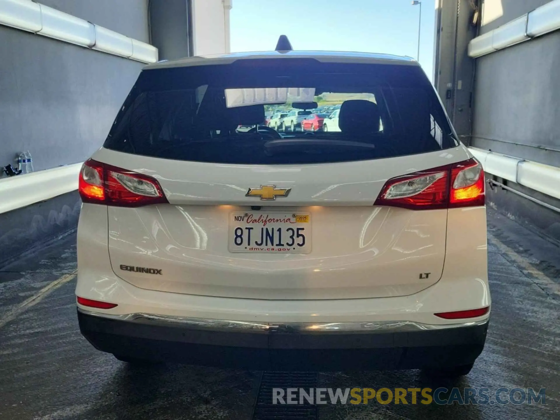 10 Photograph of a damaged car 2GNAXJEV7M6107724 CHEVROLET EQUINOX 2021