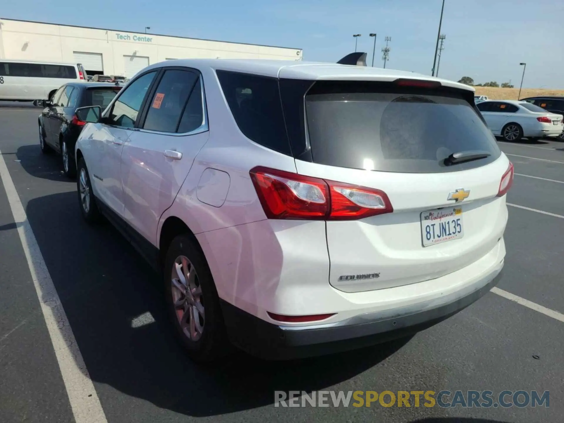 18 Photograph of a damaged car 2GNAXJEV7M6107724 CHEVROLET EQUINOX 2021