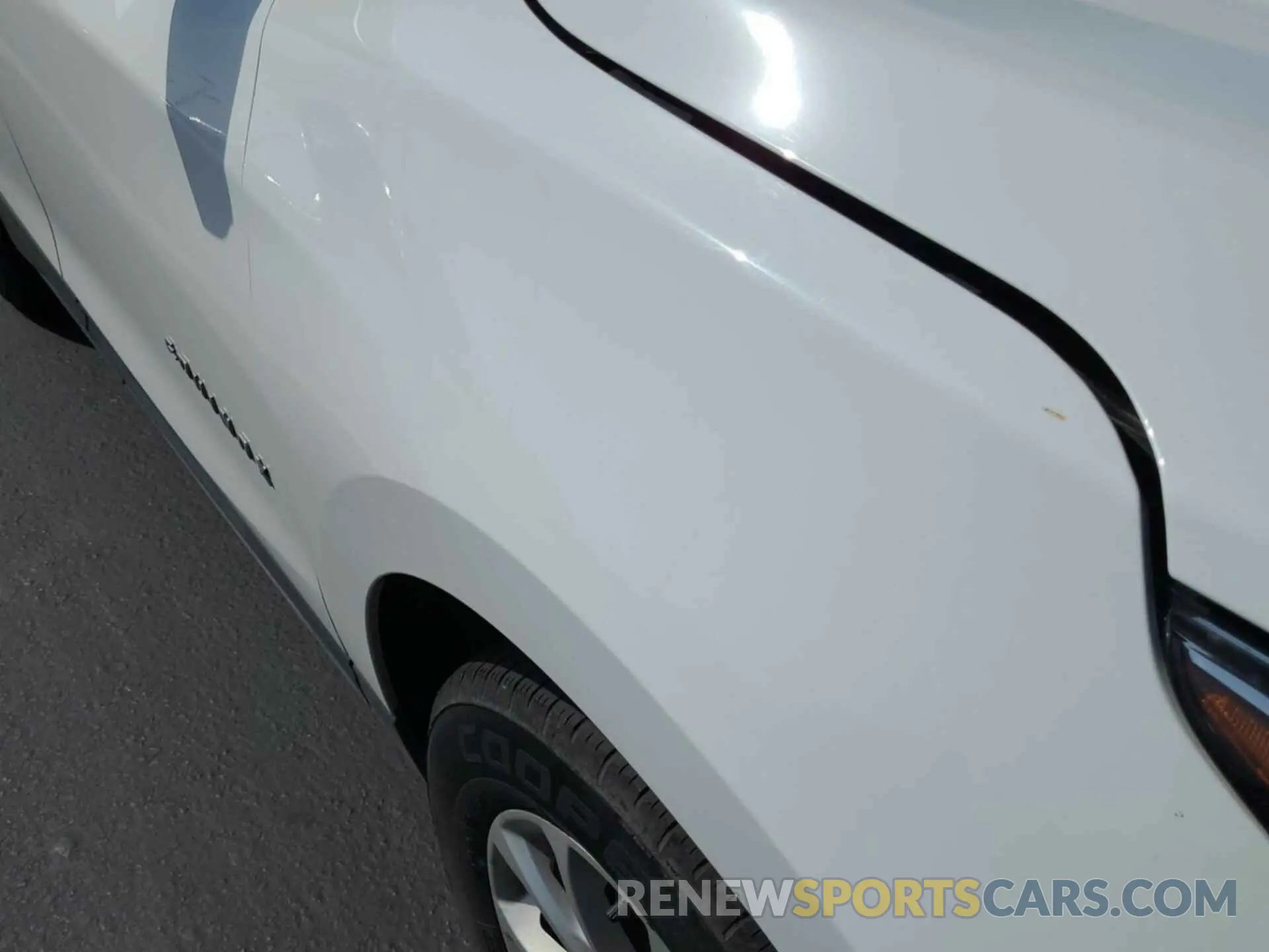 21 Photograph of a damaged car 2GNAXJEV7M6107724 CHEVROLET EQUINOX 2021