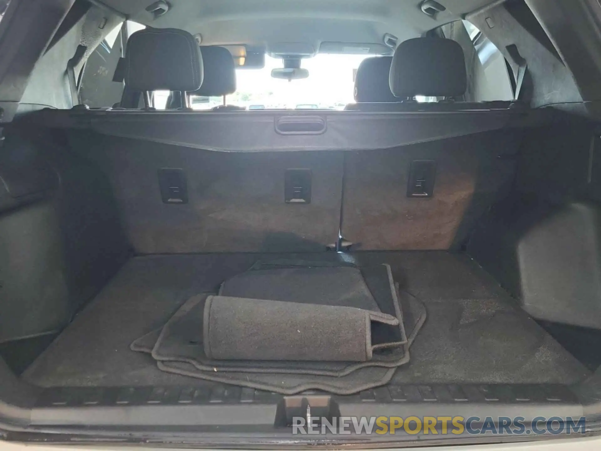 35 Photograph of a damaged car 2GNAXJEV7M6107724 CHEVROLET EQUINOX 2021