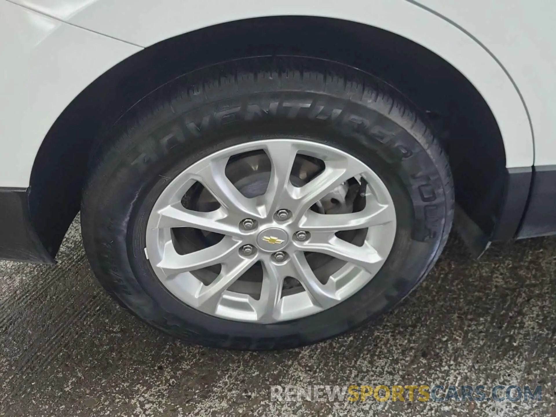 42 Photograph of a damaged car 2GNAXJEV7M6107724 CHEVROLET EQUINOX 2021