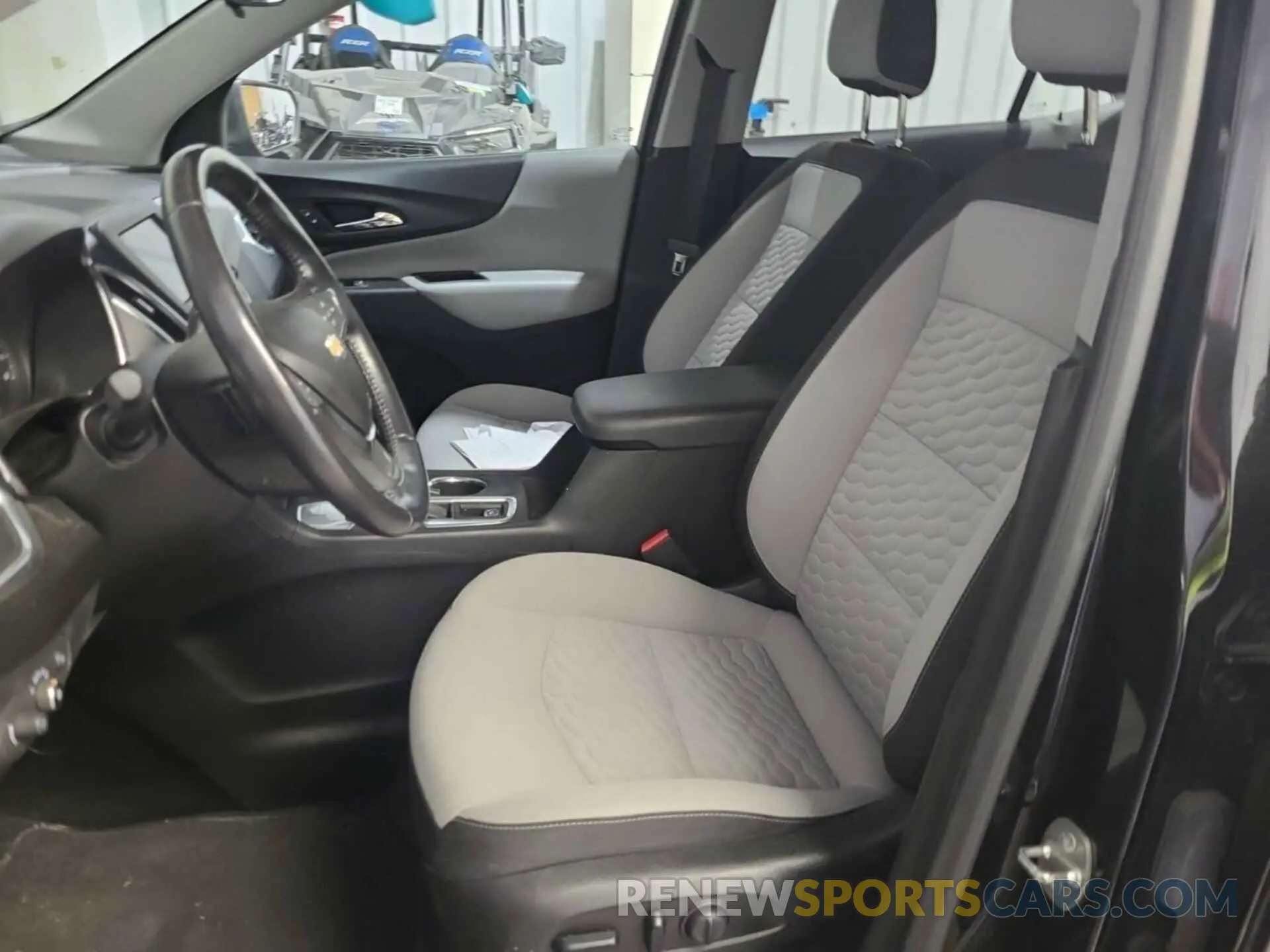 11 Photograph of a damaged car 2GNAXJEV7M6108470 CHEVROLET EQUINOX 2021