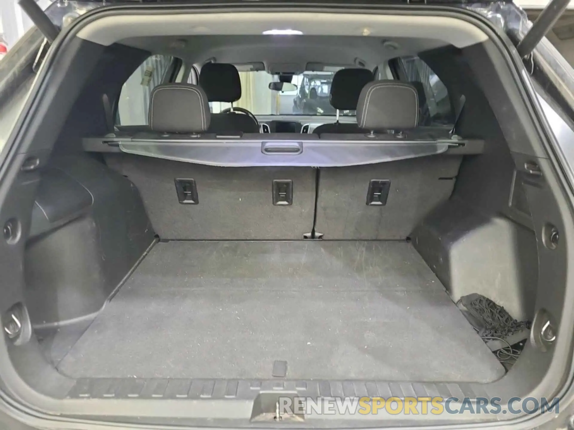 26 Photograph of a damaged car 2GNAXJEV7M6108470 CHEVROLET EQUINOX 2021