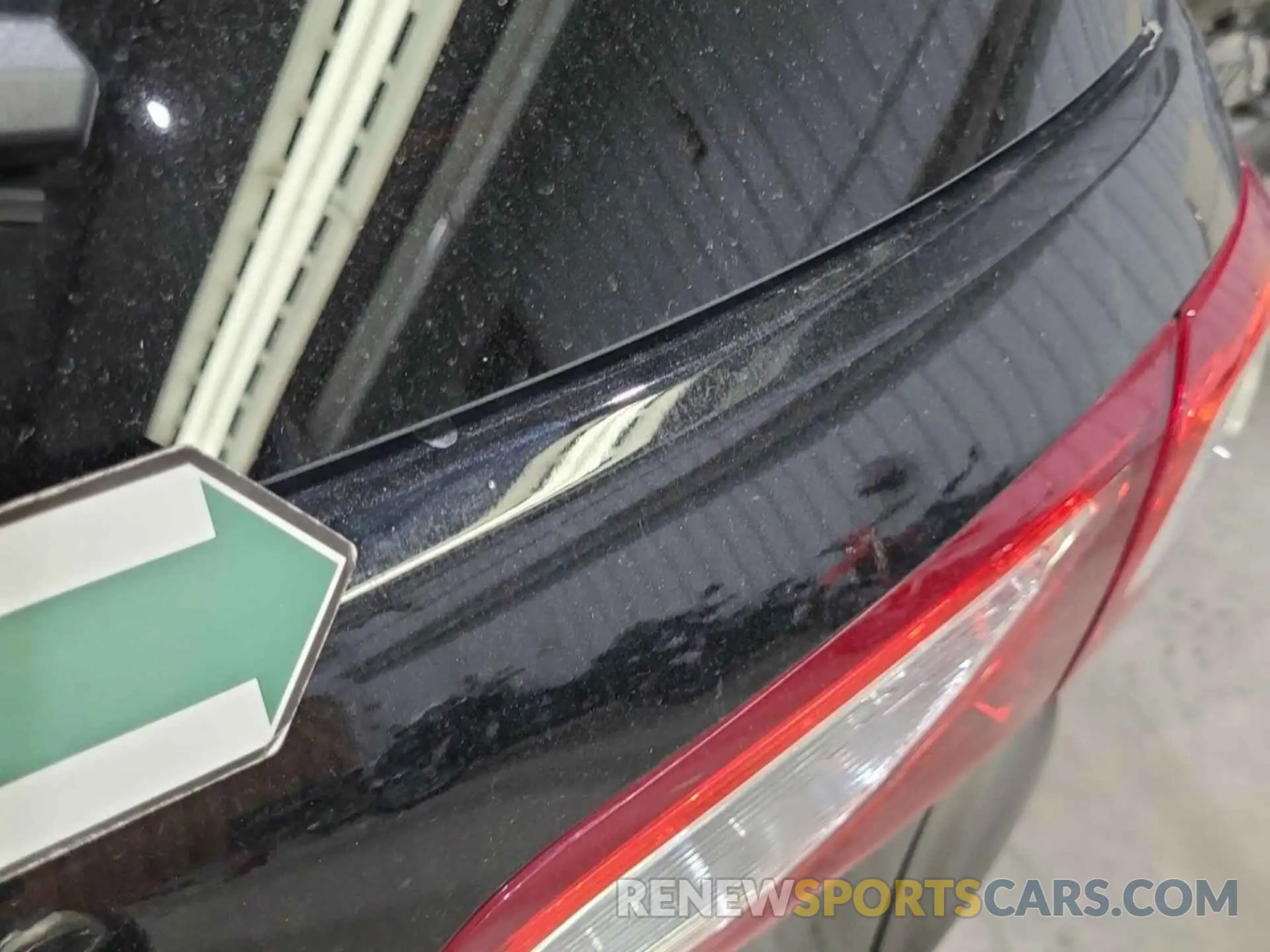 29 Photograph of a damaged car 2GNAXJEV7M6108470 CHEVROLET EQUINOX 2021