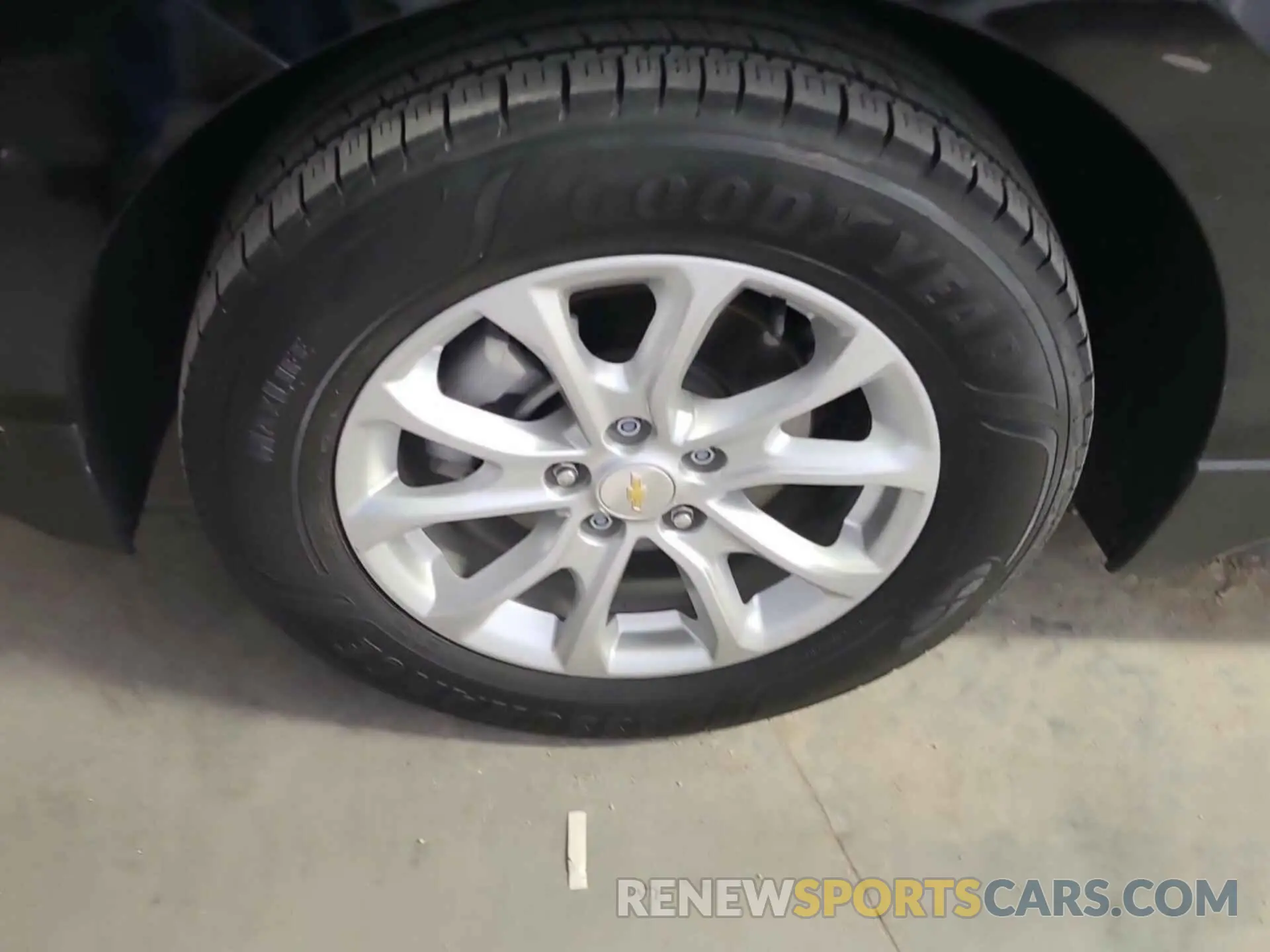 32 Photograph of a damaged car 2GNAXJEV7M6108470 CHEVROLET EQUINOX 2021