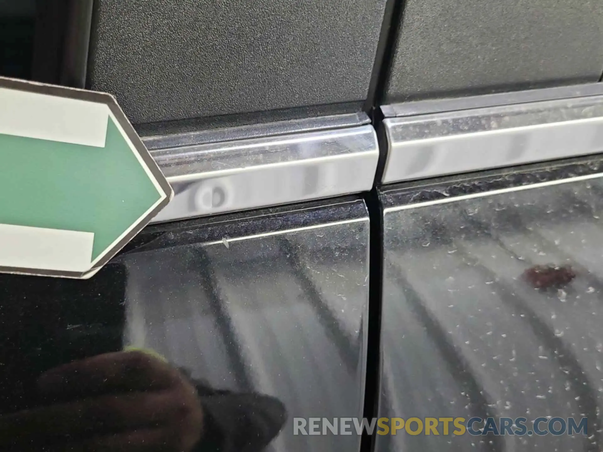 4 Photograph of a damaged car 2GNAXJEV7M6108470 CHEVROLET EQUINOX 2021