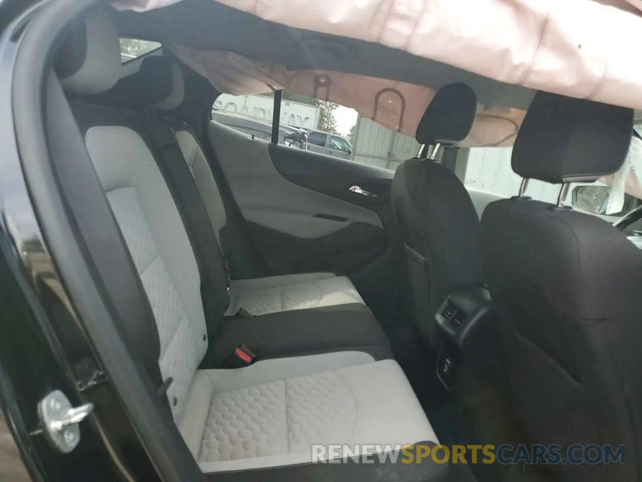 10 Photograph of a damaged car 2GNAXJEV7M6135684 CHEVROLET EQUINOX 2021