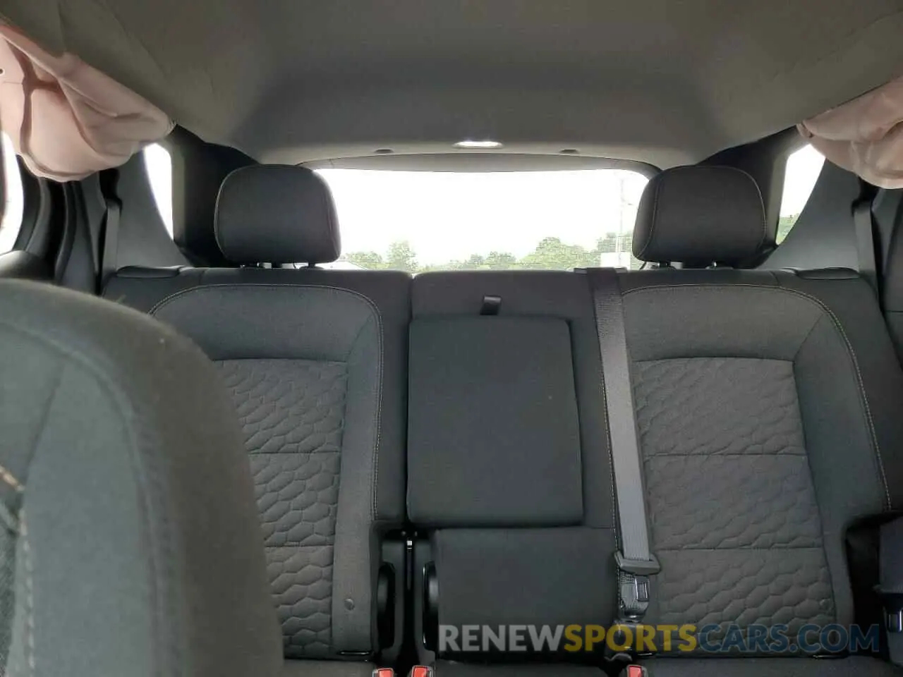 10 Photograph of a damaged car 2GNAXJEV7M6146863 CHEVROLET EQUINOX 2021