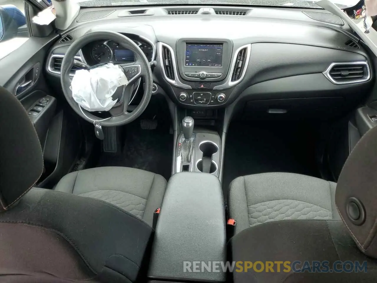 8 Photograph of a damaged car 2GNAXJEV7M6146863 CHEVROLET EQUINOX 2021