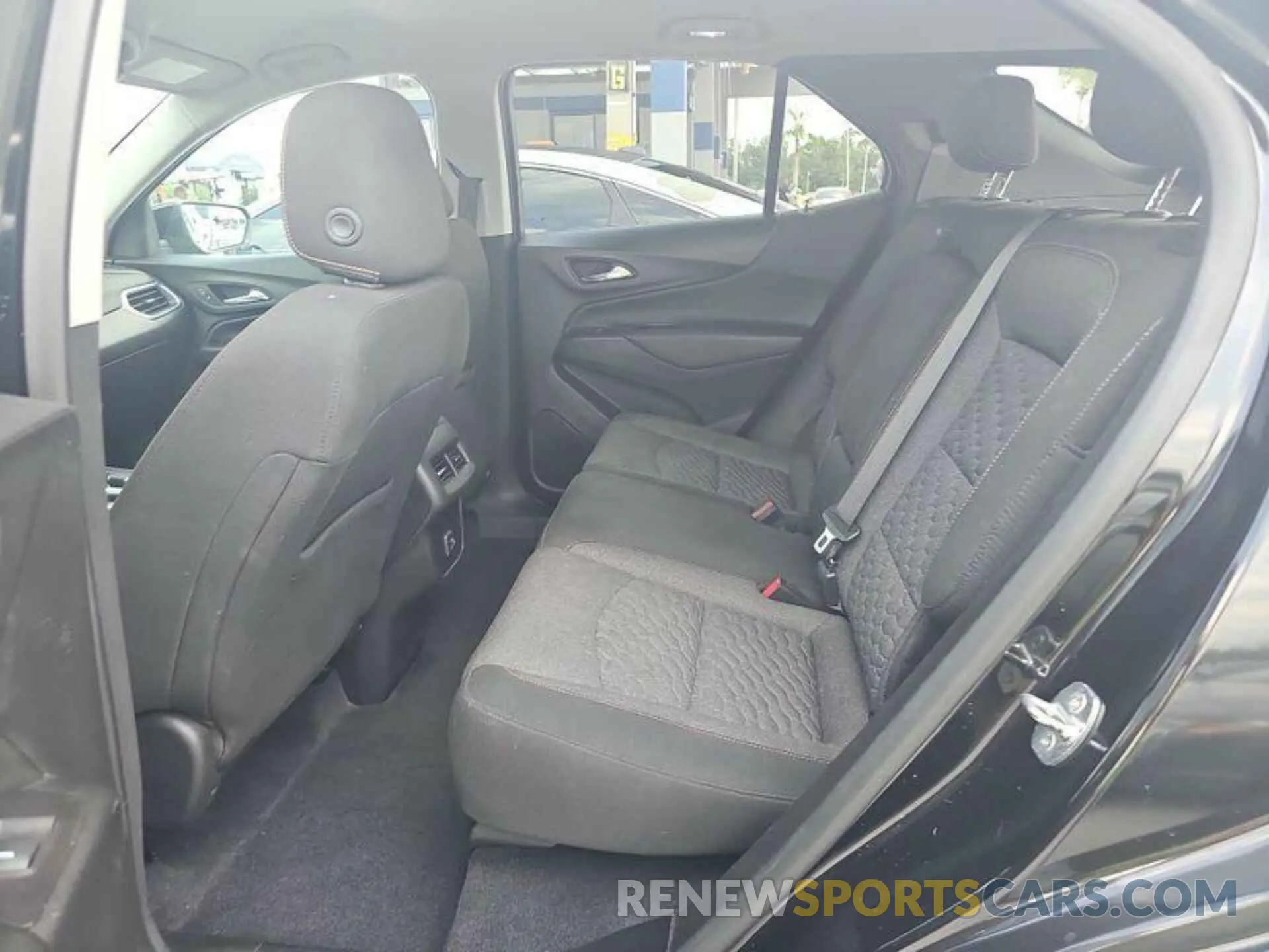 1 Photograph of a damaged car 2GNAXJEV8M6103875 CHEVROLET EQUINOX 2021
