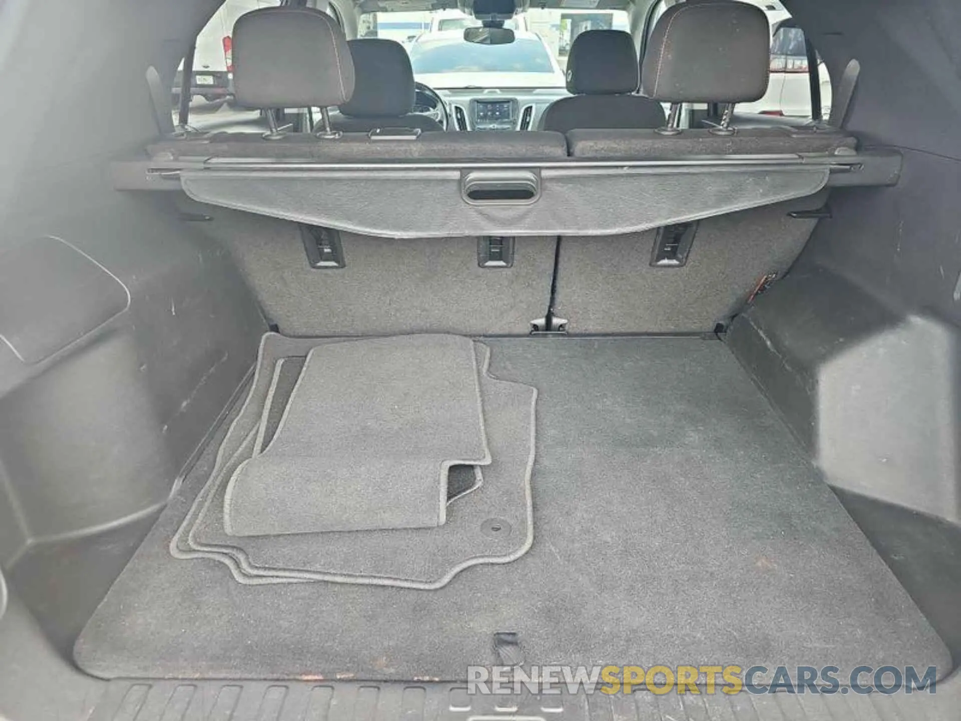 12 Photograph of a damaged car 2GNAXJEV8M6103875 CHEVROLET EQUINOX 2021