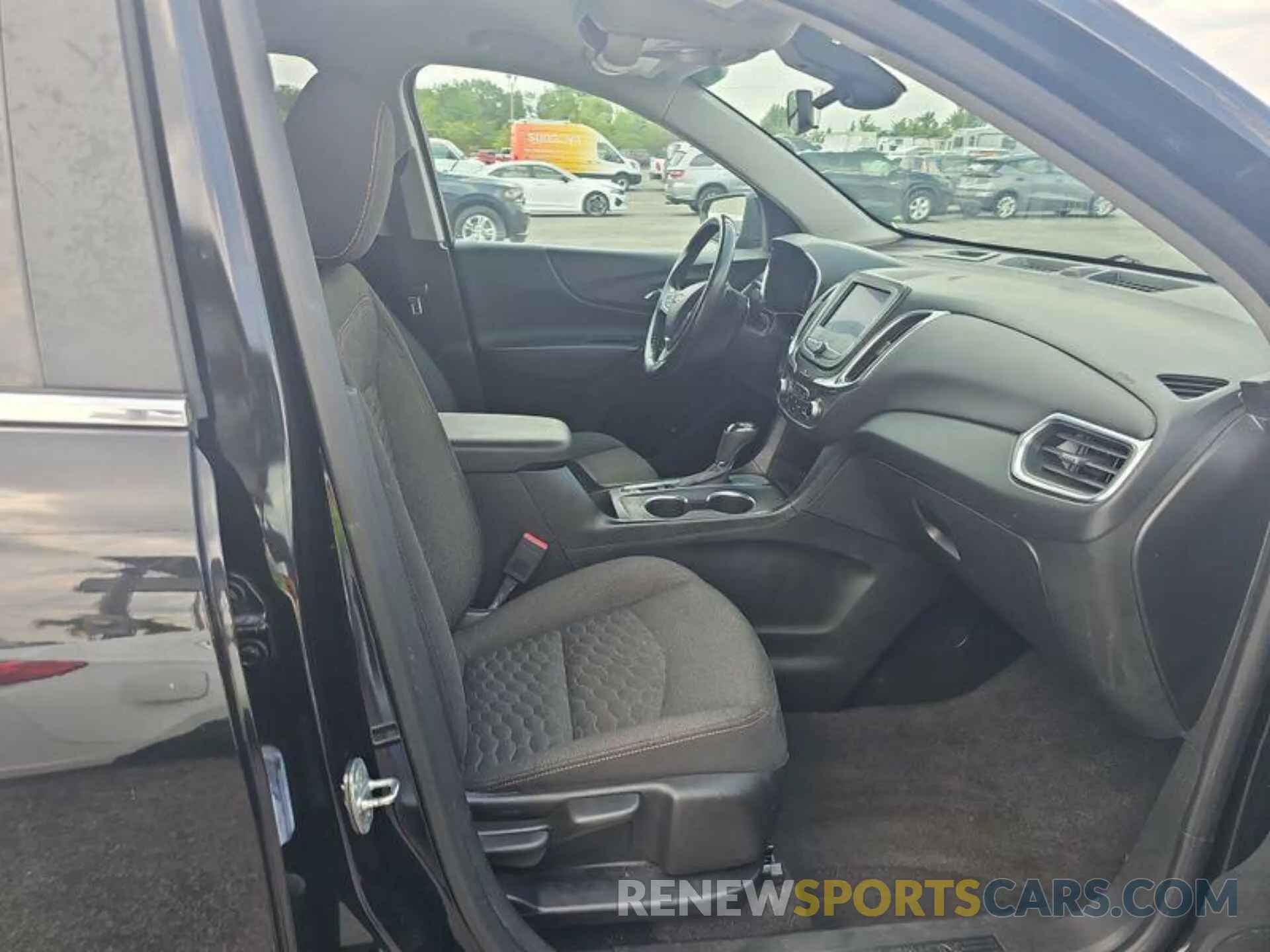 14 Photograph of a damaged car 2GNAXJEV8M6103875 CHEVROLET EQUINOX 2021