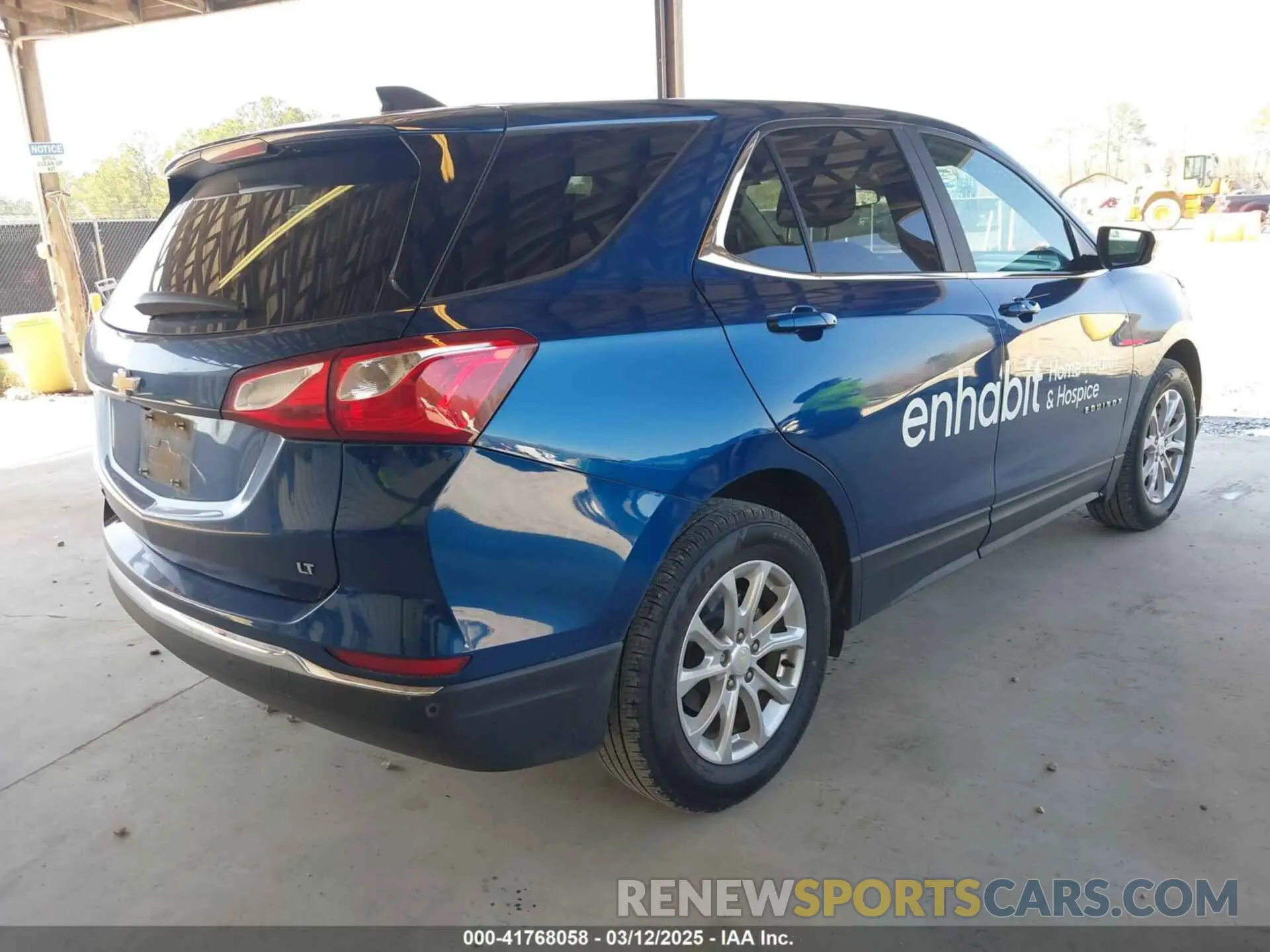 4 Photograph of a damaged car 2GNAXJEV8M6150677 CHEVROLET EQUINOX 2021