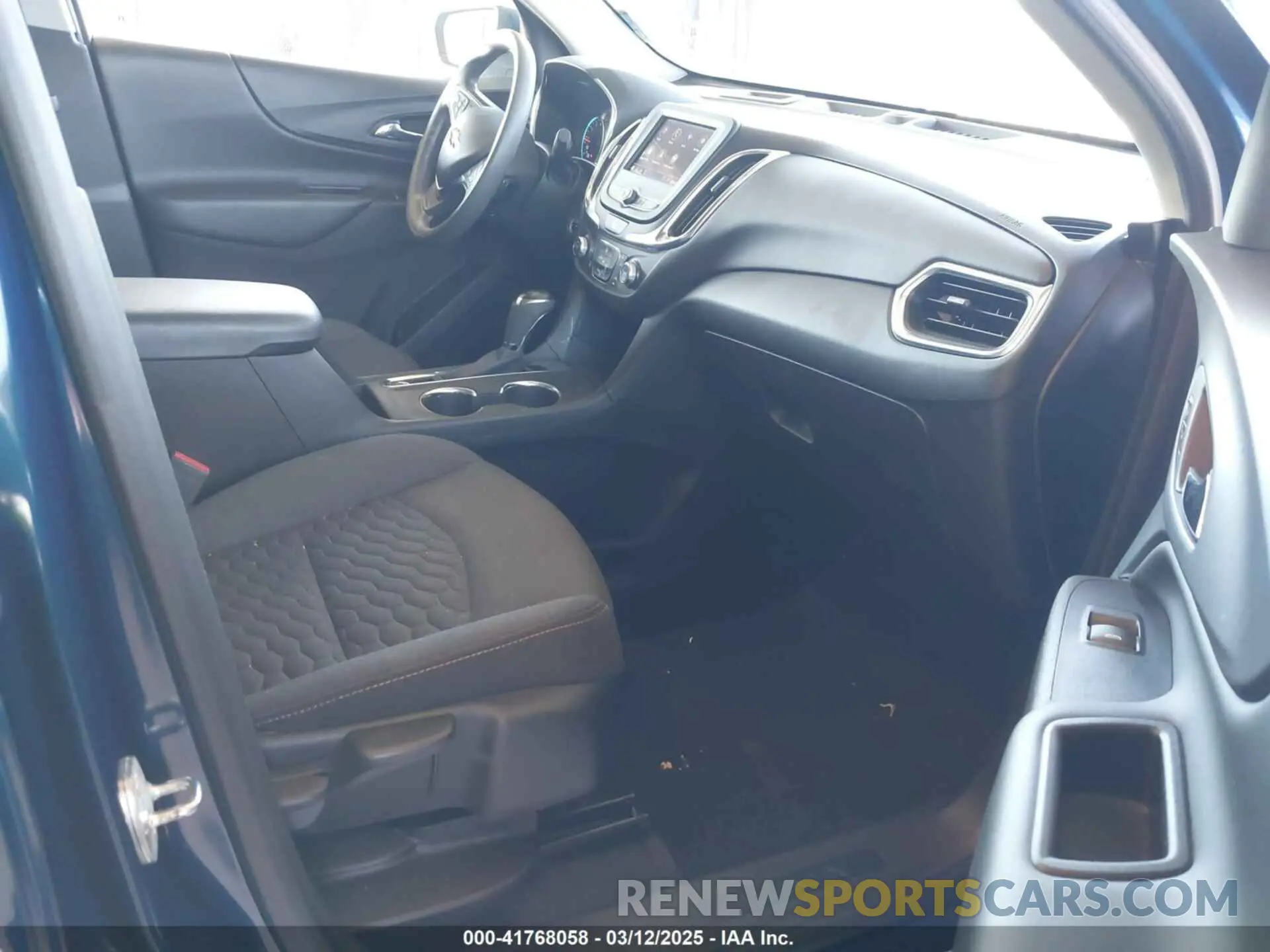 5 Photograph of a damaged car 2GNAXJEV8M6150677 CHEVROLET EQUINOX 2021