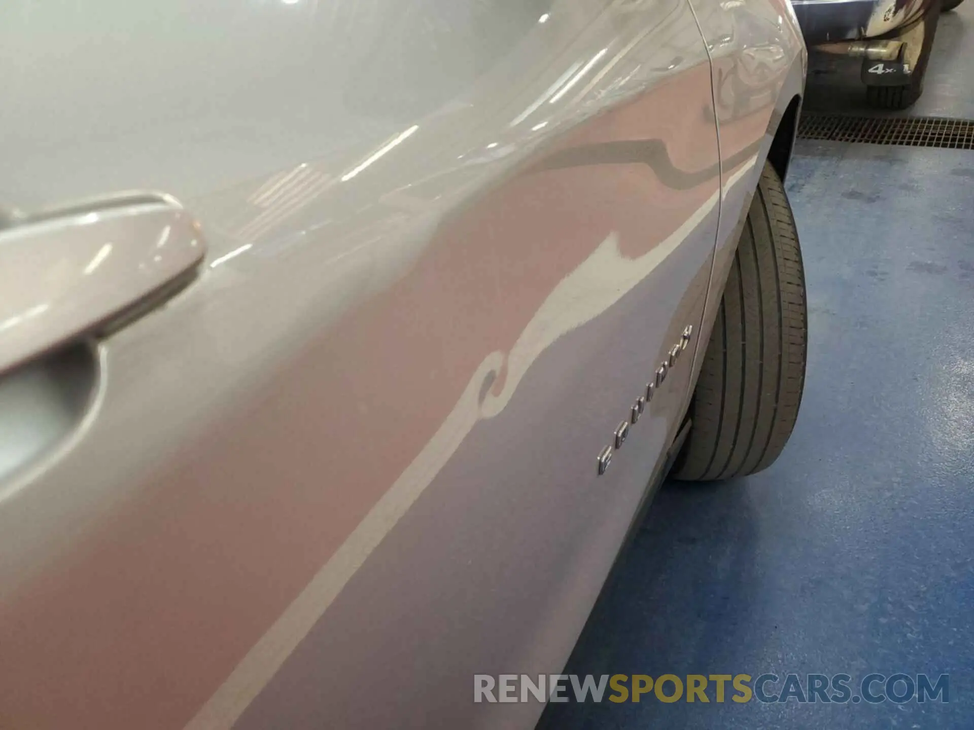 21 Photograph of a damaged car 2GNAXJEV8M6160528 CHEVROLET EQUINOX 2021