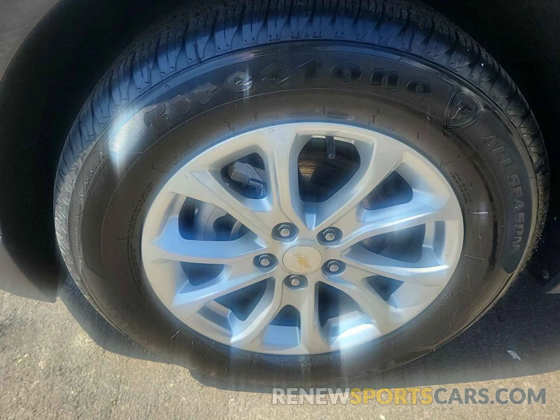 12 Photograph of a damaged car 2GNAXJEV9M6104226 CHEVROLET EQUINOX 2021