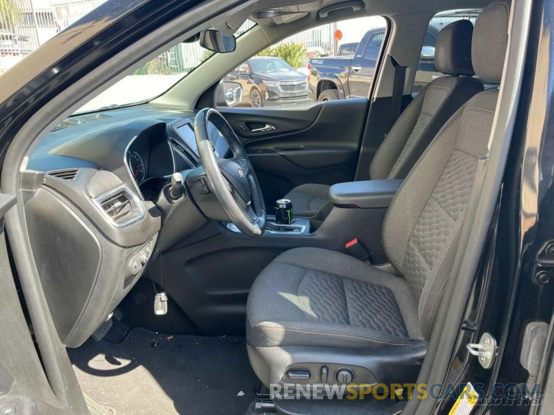 10 Photograph of a damaged car 2GNAXJEV9M6107014 CHEVROLET EQUINOX 2021