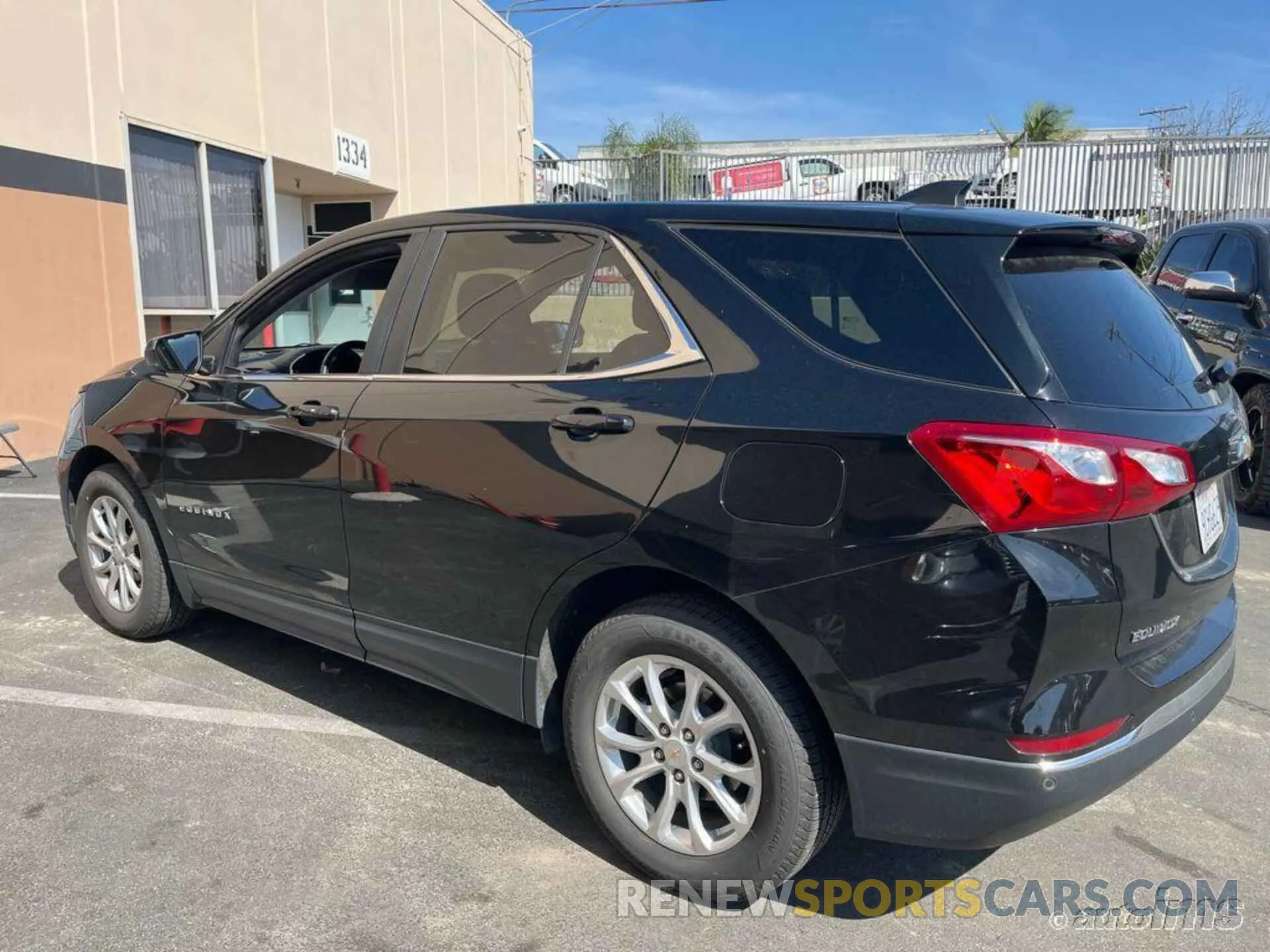 2 Photograph of a damaged car 2GNAXJEV9M6107014 CHEVROLET EQUINOX 2021