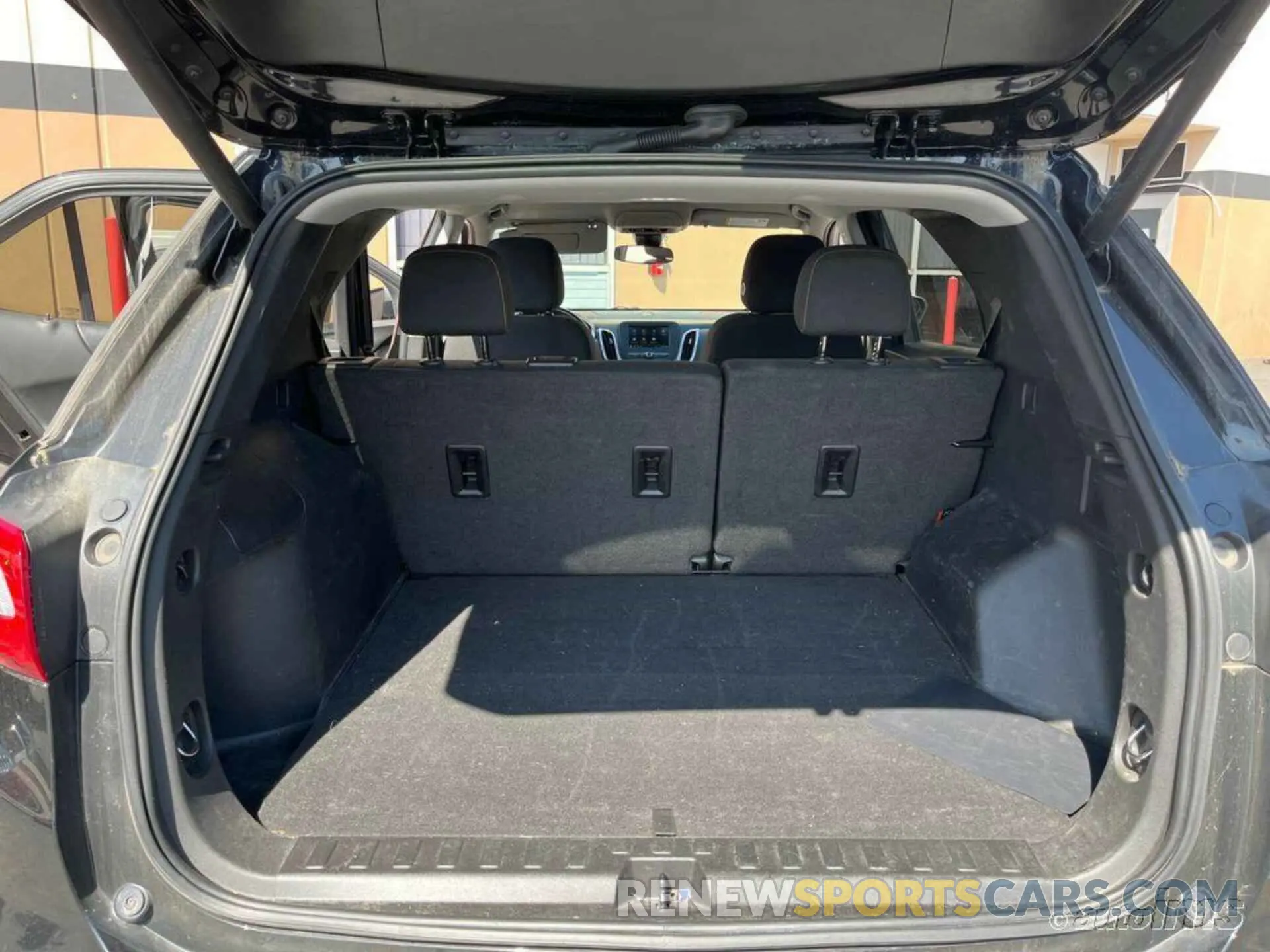 9 Photograph of a damaged car 2GNAXJEV9M6107014 CHEVROLET EQUINOX 2021