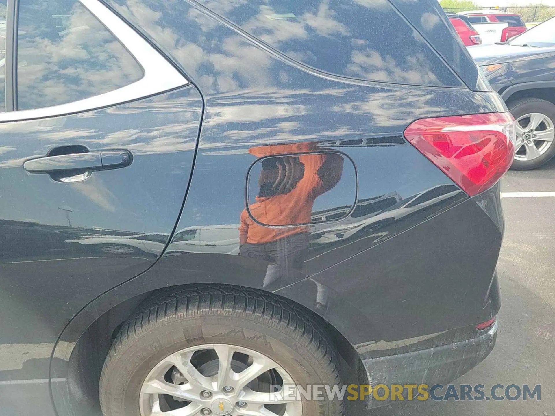 17 Photograph of a damaged car 2GNAXJEV9M6107577 CHEVROLET EQUINOX 2021