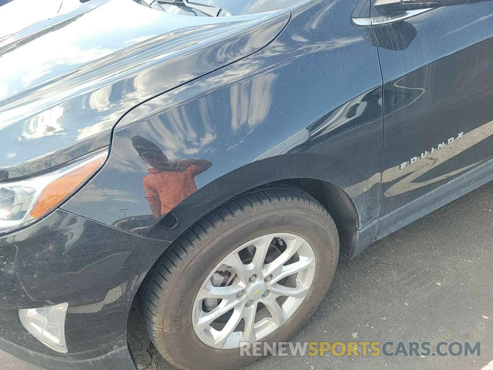 28 Photograph of a damaged car 2GNAXJEV9M6107577 CHEVROLET EQUINOX 2021