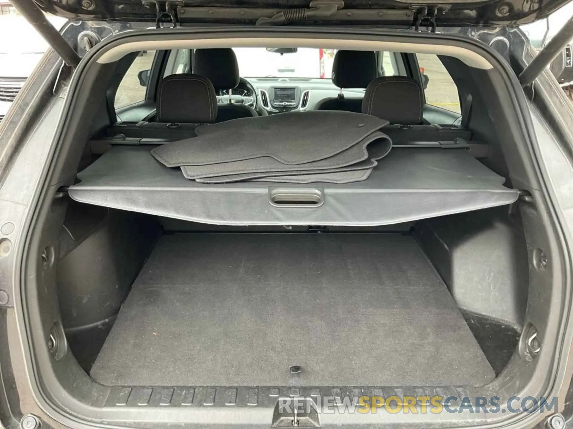 2 Photograph of a damaged car 2GNAXJEVXM6106194 CHEVROLET EQUINOX 2021
