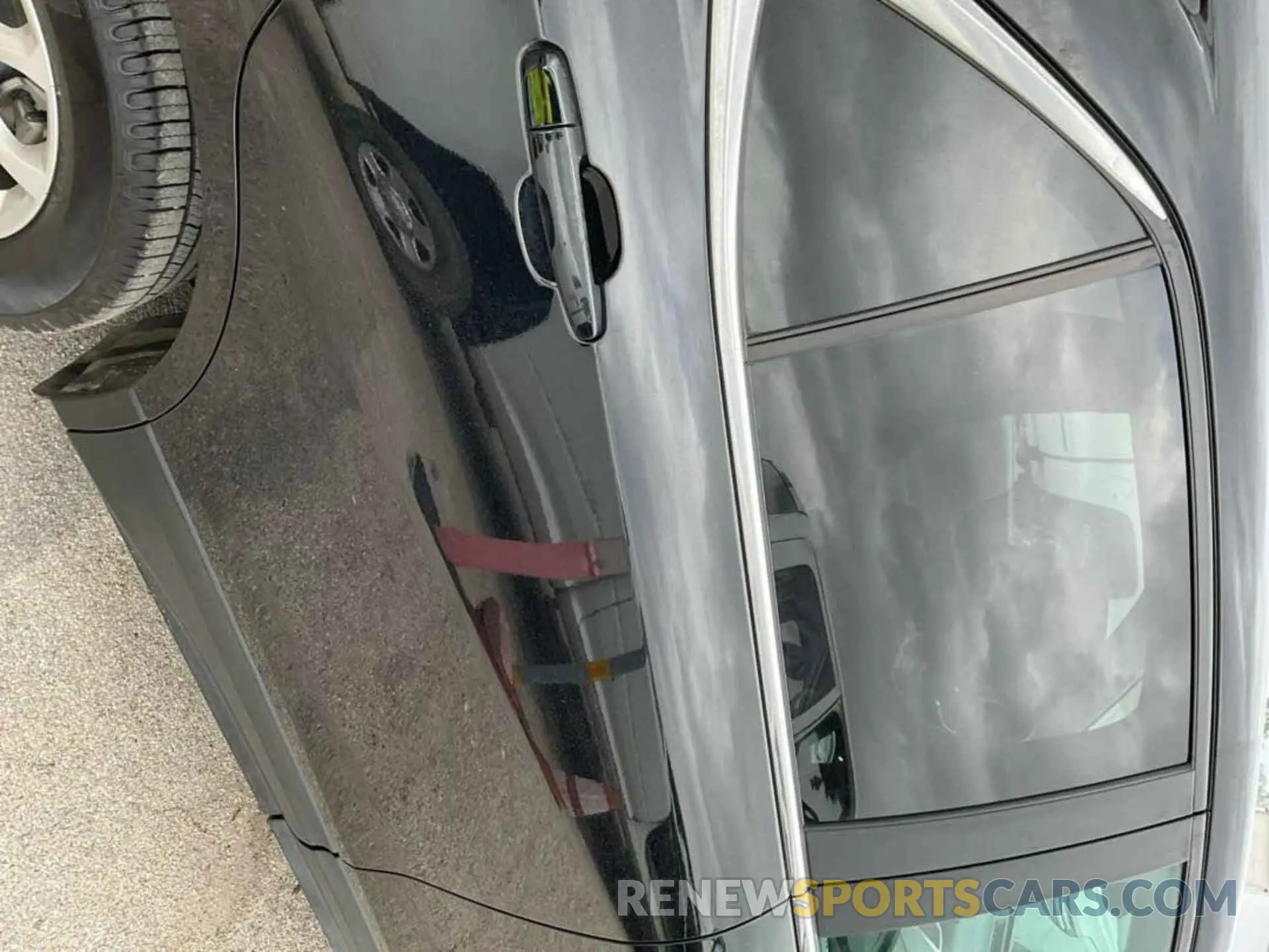 23 Photograph of a damaged car 2GNAXJEVXM6106194 CHEVROLET EQUINOX 2021