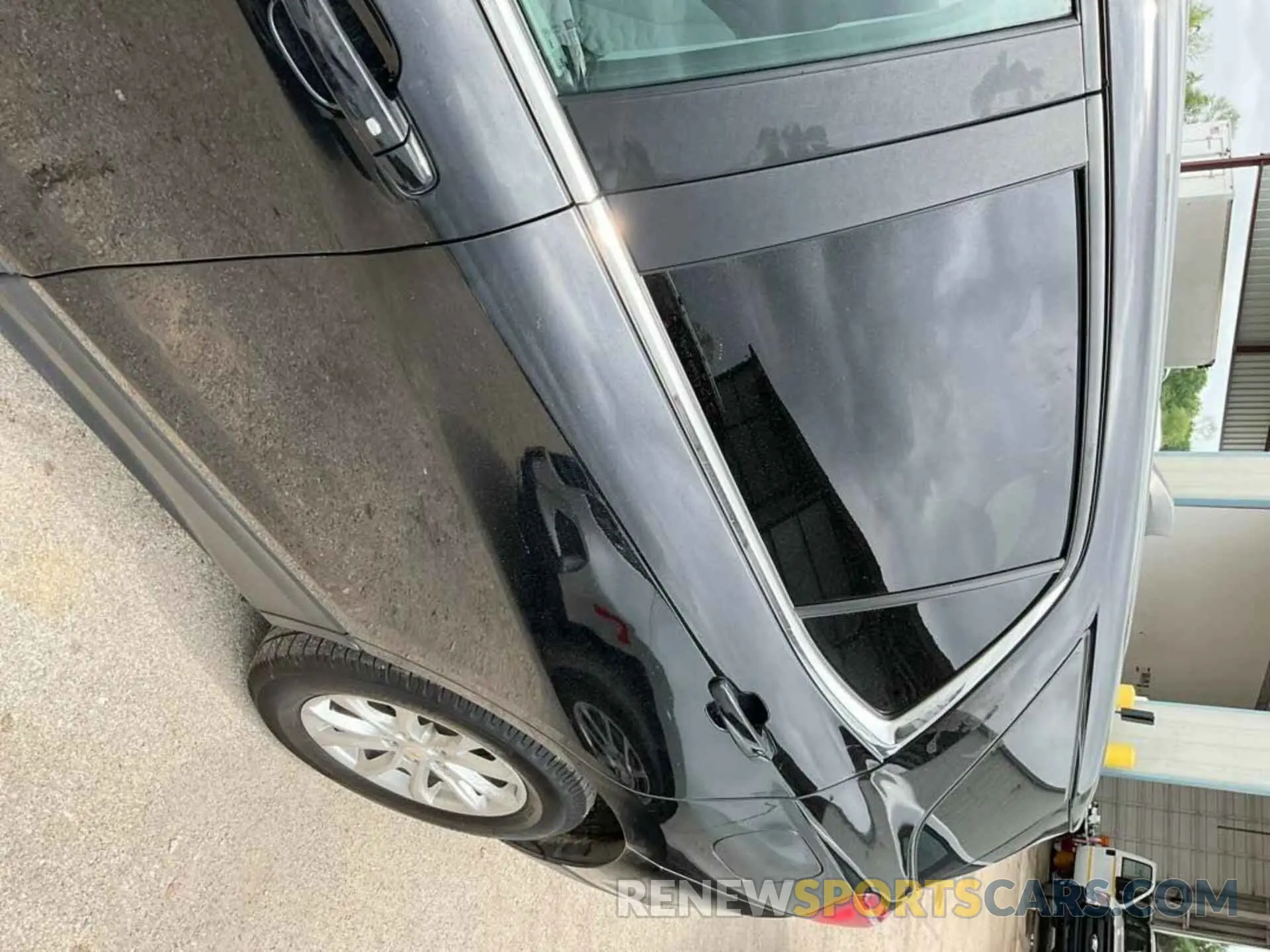 25 Photograph of a damaged car 2GNAXJEVXM6106194 CHEVROLET EQUINOX 2021