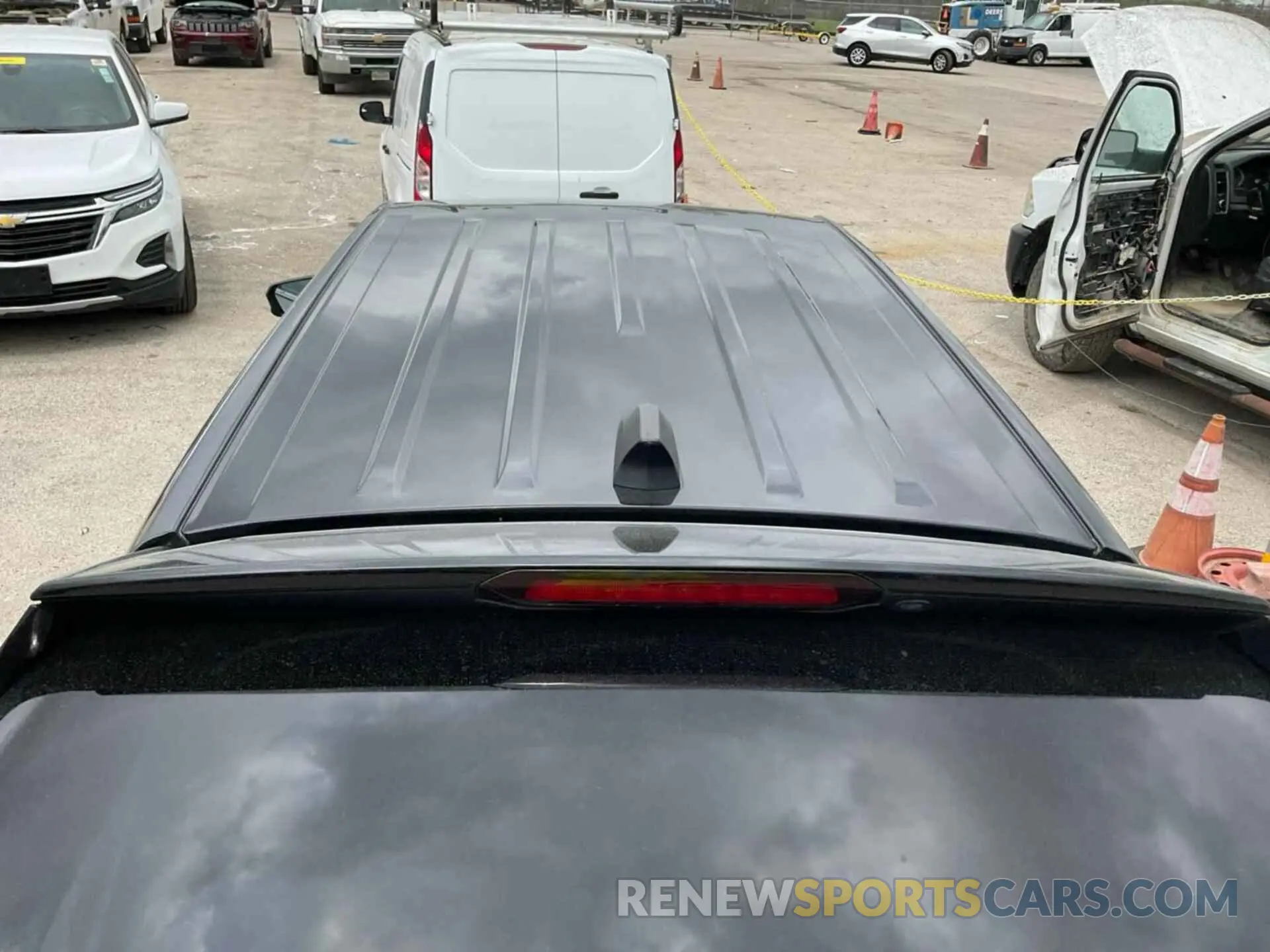 4 Photograph of a damaged car 2GNAXJEVXM6106194 CHEVROLET EQUINOX 2021