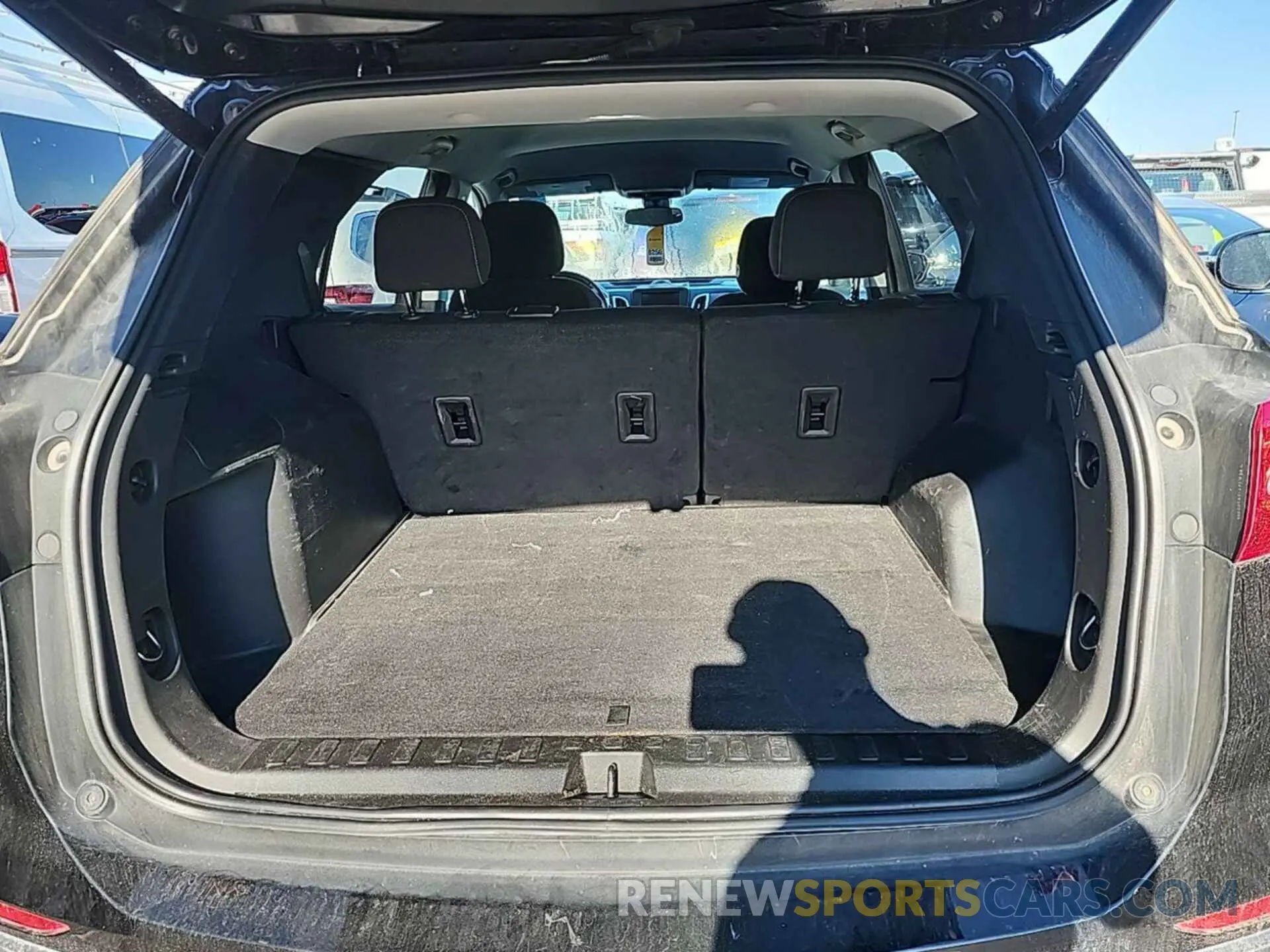 6 Photograph of a damaged car 2GNAXJEVXM6106910 CHEVROLET EQUINOX 2021