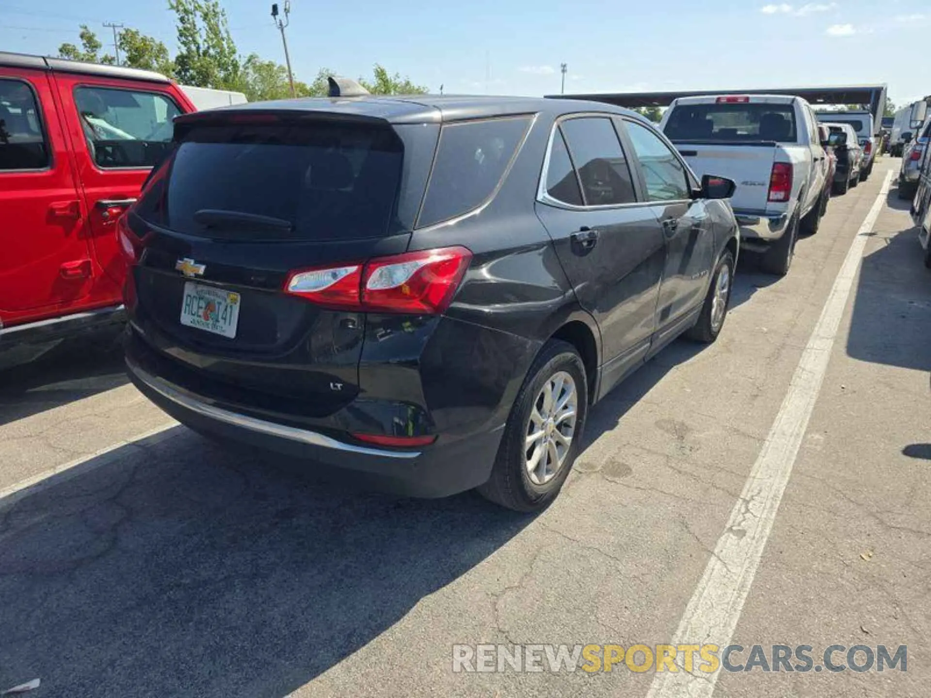 13 Photograph of a damaged car 2GNAXJEVXM6123867 CHEVROLET EQUINOX 2021