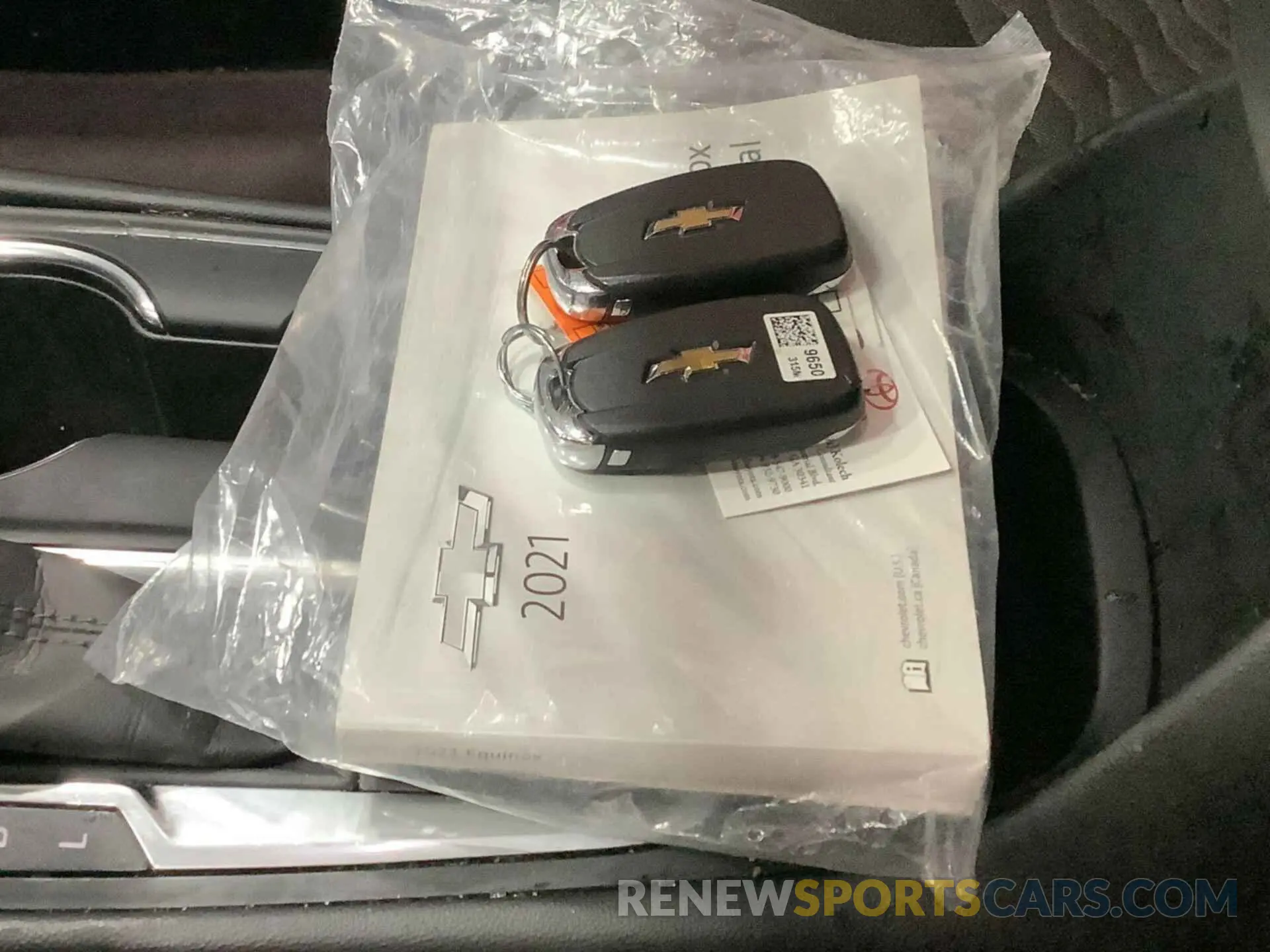 11 Photograph of a damaged car 2GNAXJEVXM6124923 CHEVROLET EQUINOX 2021